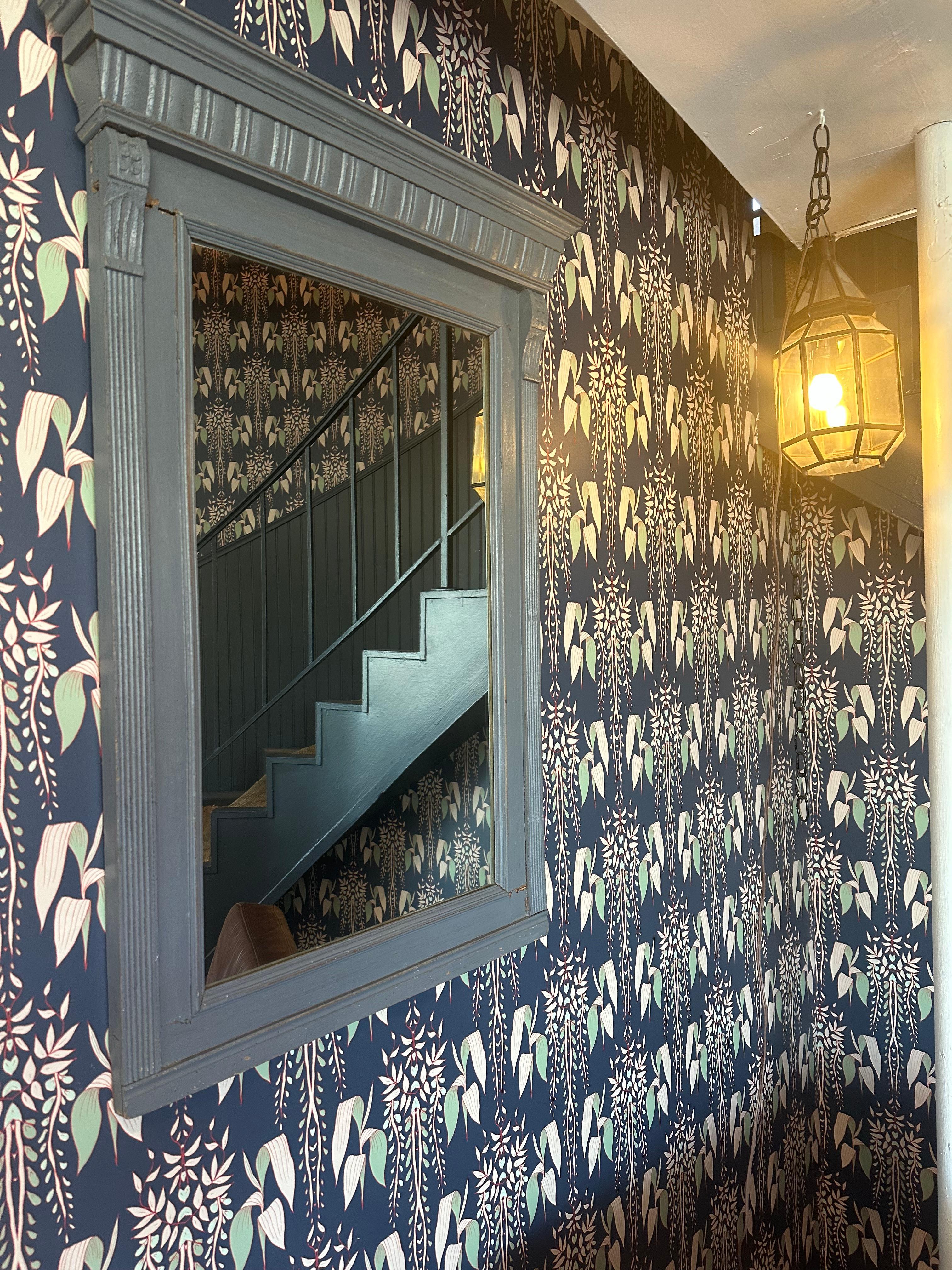 20ième siècle Miroir vintage en bois bleu en vente