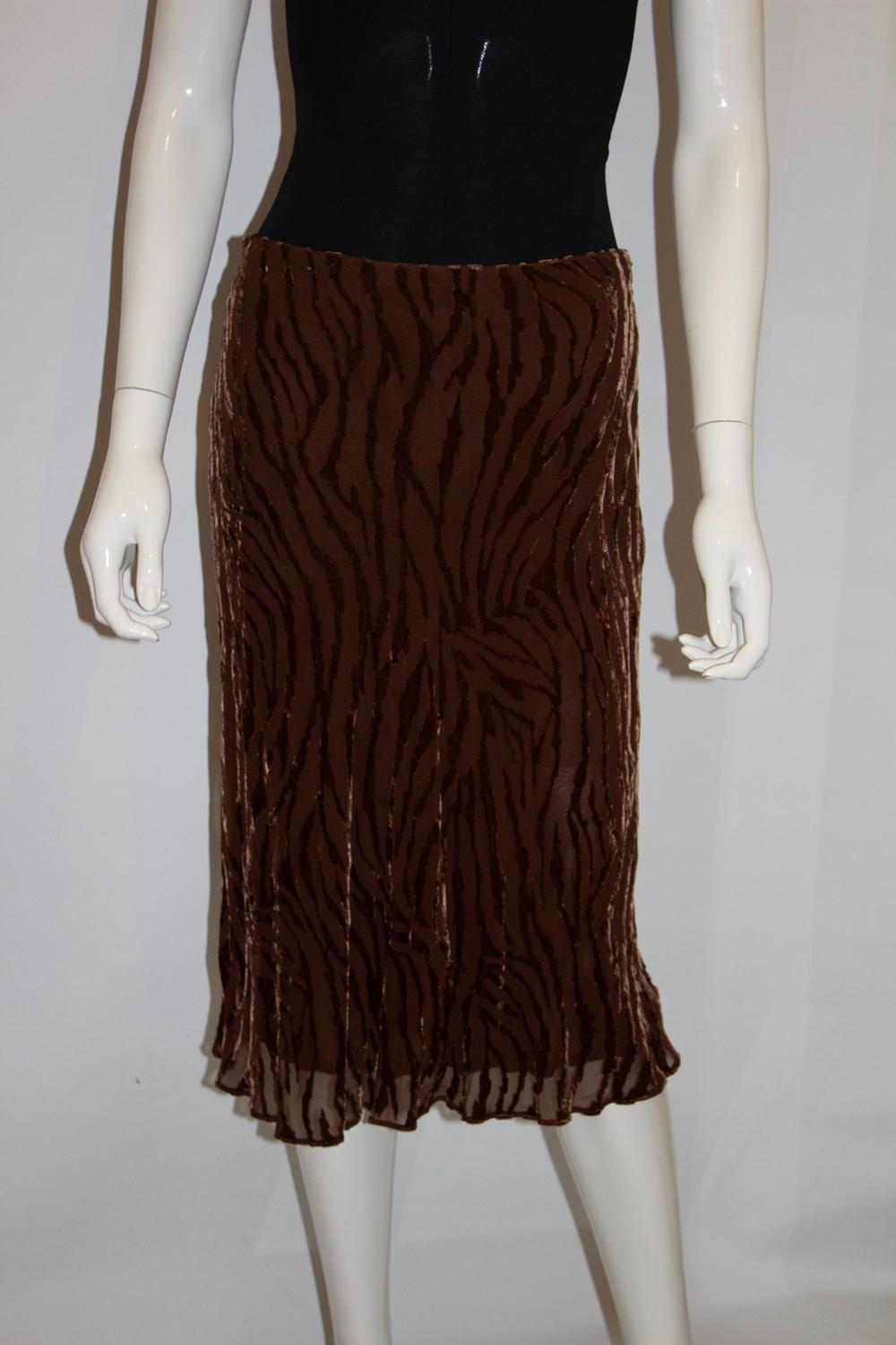 Noir Vintage Blumarine Jupe en velours Devoree marron en vente