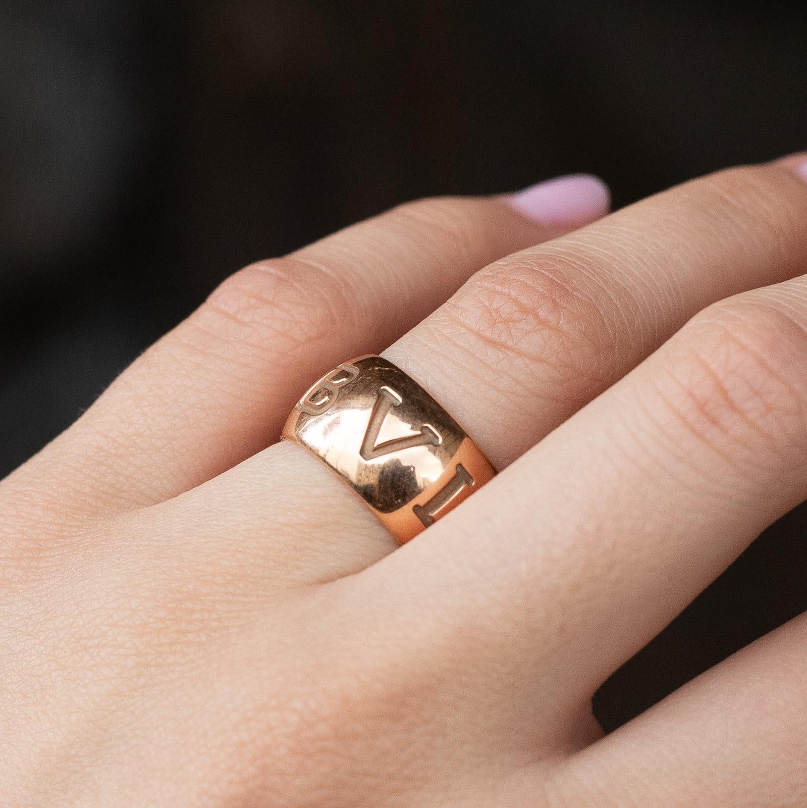 Vintage Bvlgari Rose Gold Monologo Ring In Good Condition For Sale In London, GB