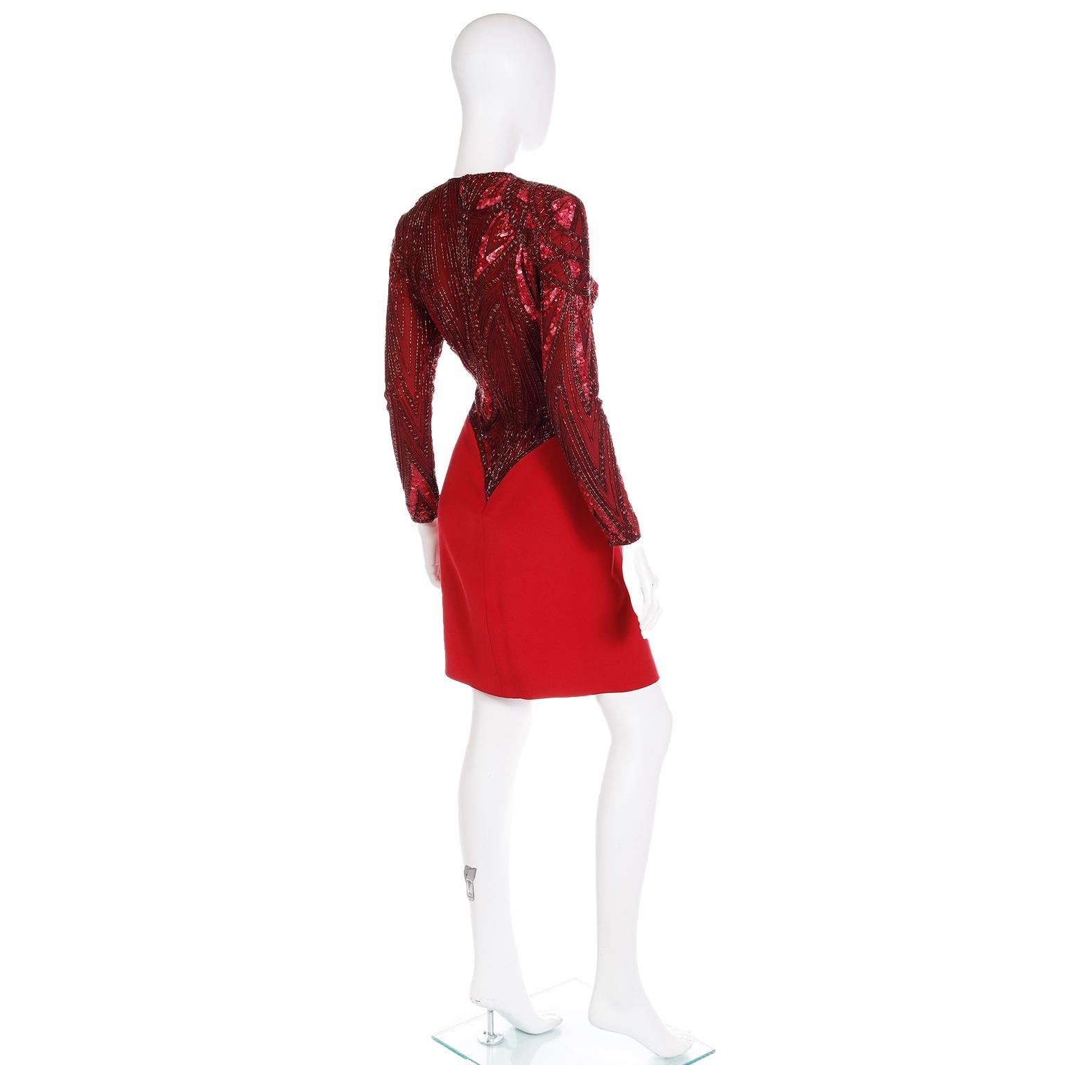 Bob Mackie - Robe vintage en soie rouge avec taille en forme de V et perles et paillettes Pour femmes en vente