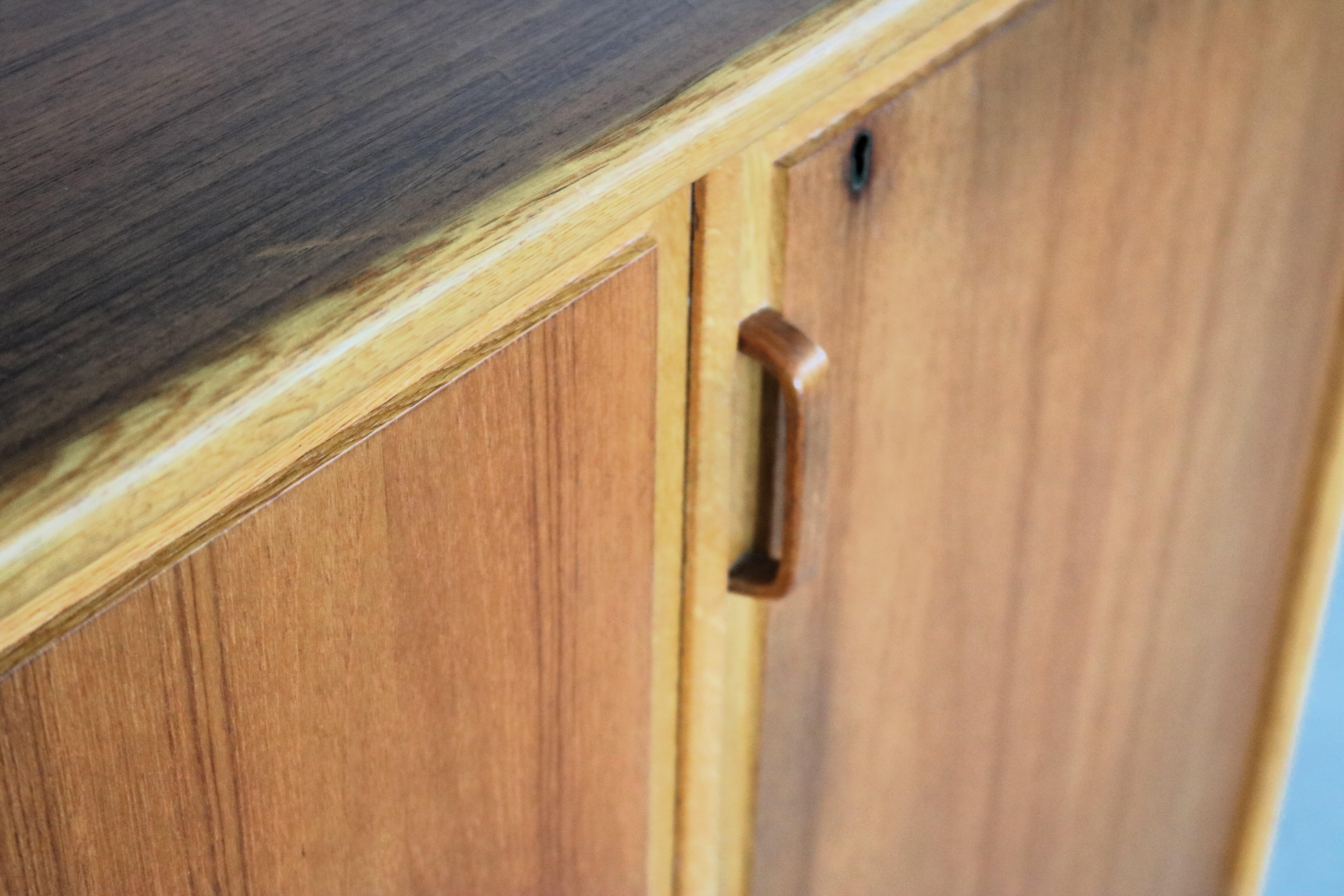 Oldtimer Bodafors Highboard (Eichenholz) im Angebot