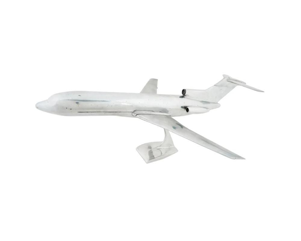 Inconnu Vintage Boeing 727 Chrome Airplane Scale Model In Flight On Stand en vente