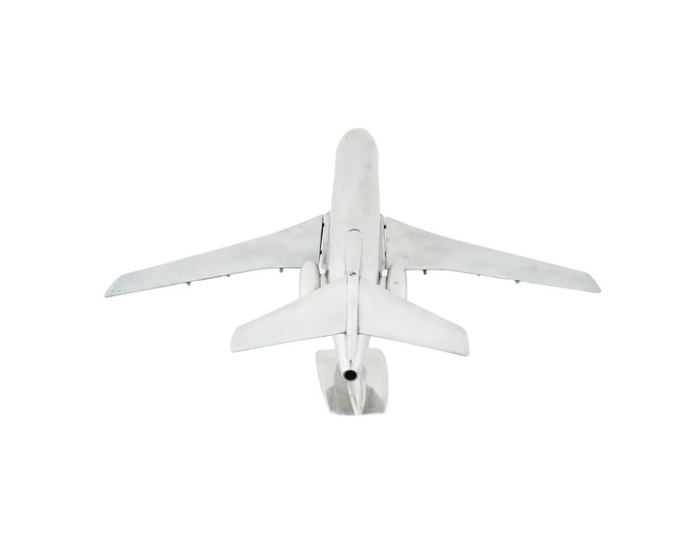 20ième siècle Vintage Boeing 727 Chrome Airplane Scale Model In Flight On Stand en vente