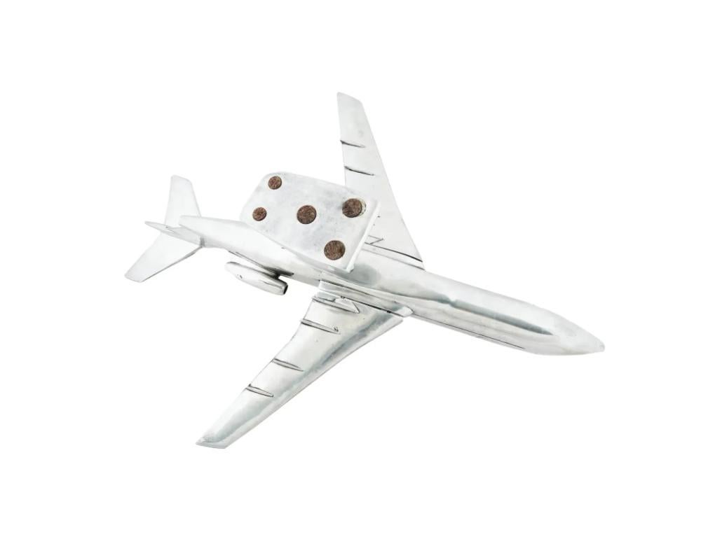 Vintage Boeing 727 Chrome Airplane Scale Model In Flight On Stand en vente 1