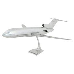 Vintage Boeing 727 Avión Cromado Modelo A Escala En Vuelo Sobre Soporte