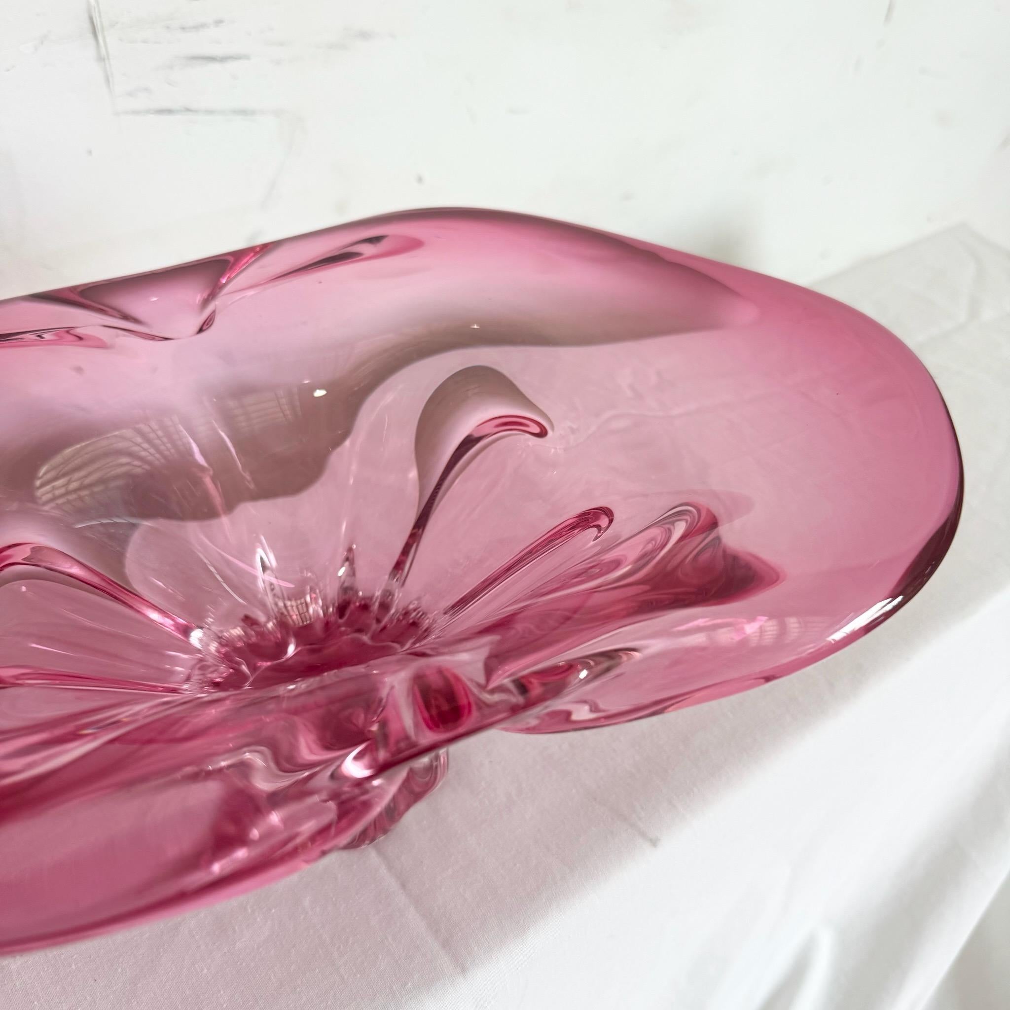 Verre Bol en verre rose Ch≈ôibsk√° Vintage Bohemia Design/One années 1960 Josef Hospodka en vente