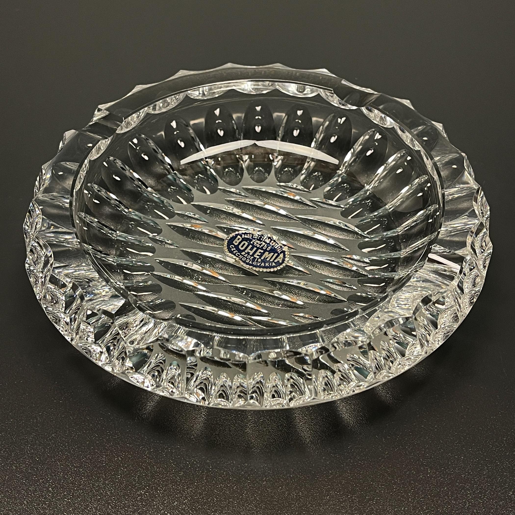 Mid-Century moderno Posacenere vintage in vetro di Bohemia Crystal, Cecoslovacchia, anni '70 in vendita