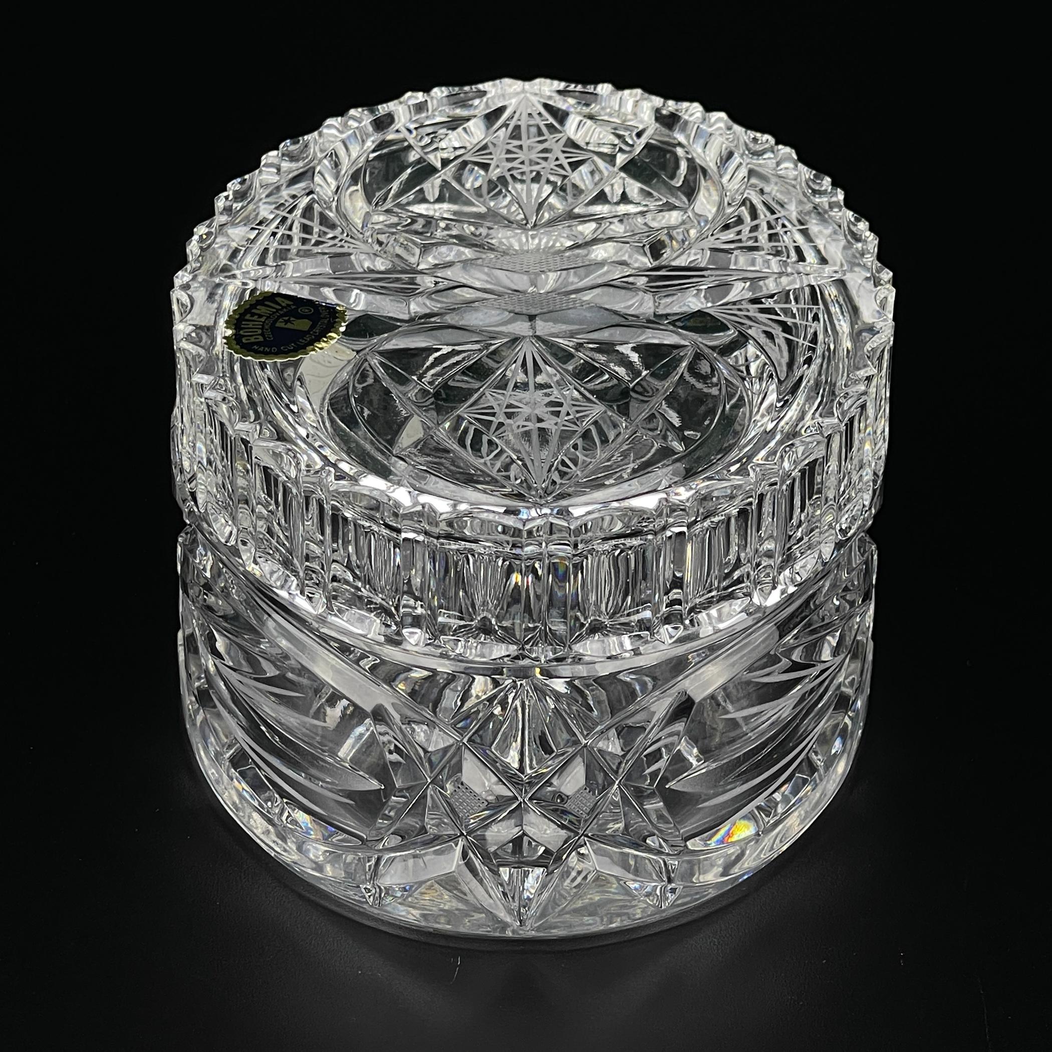 Ciotola per caramelle in vetro di Bohemia Crystal, Cecoslovacchia, 1970 in vendita 6