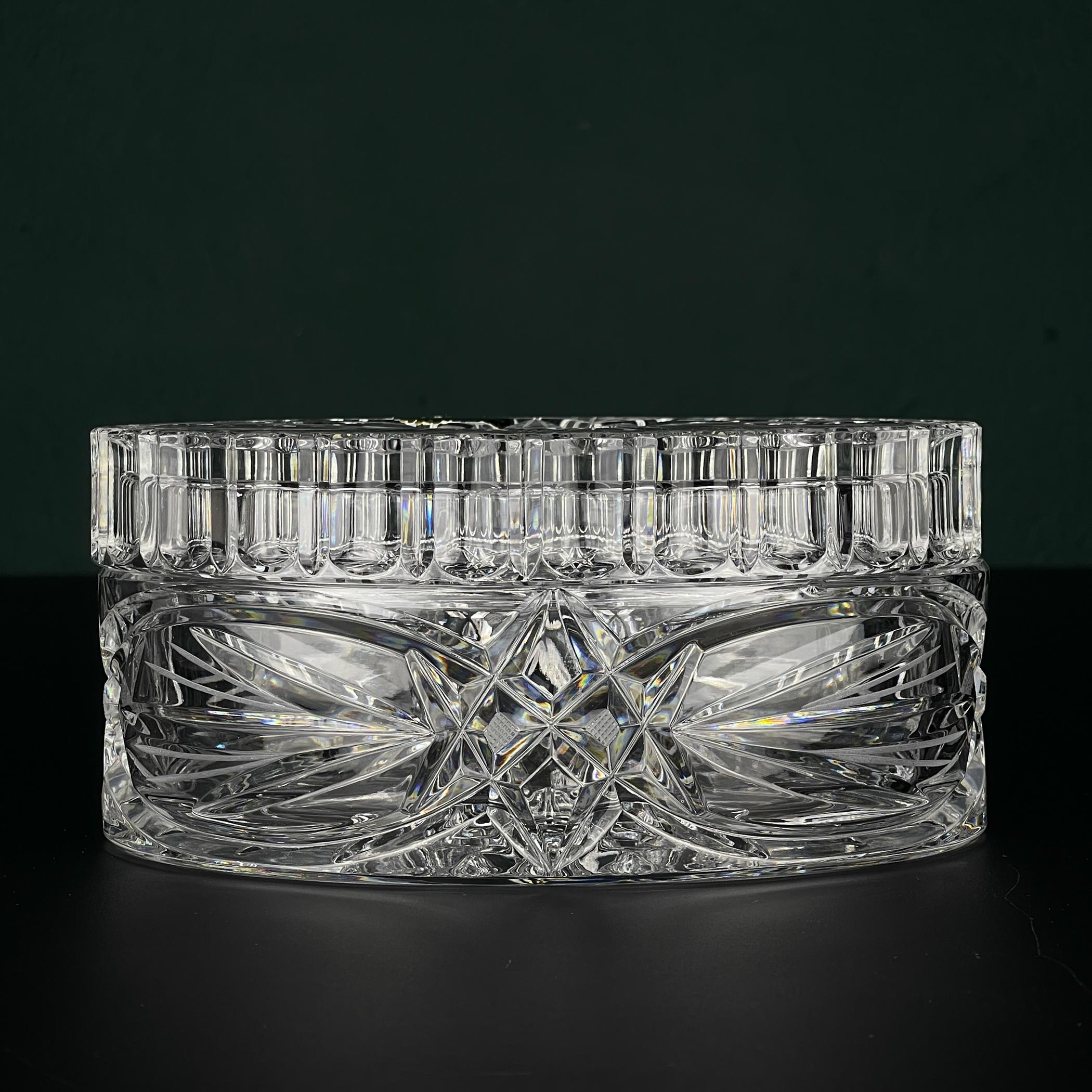 Mid-Century moderno Ciotola per caramelle in vetro di Bohemia Crystal, Cecoslovacchia, 1970 in vendita