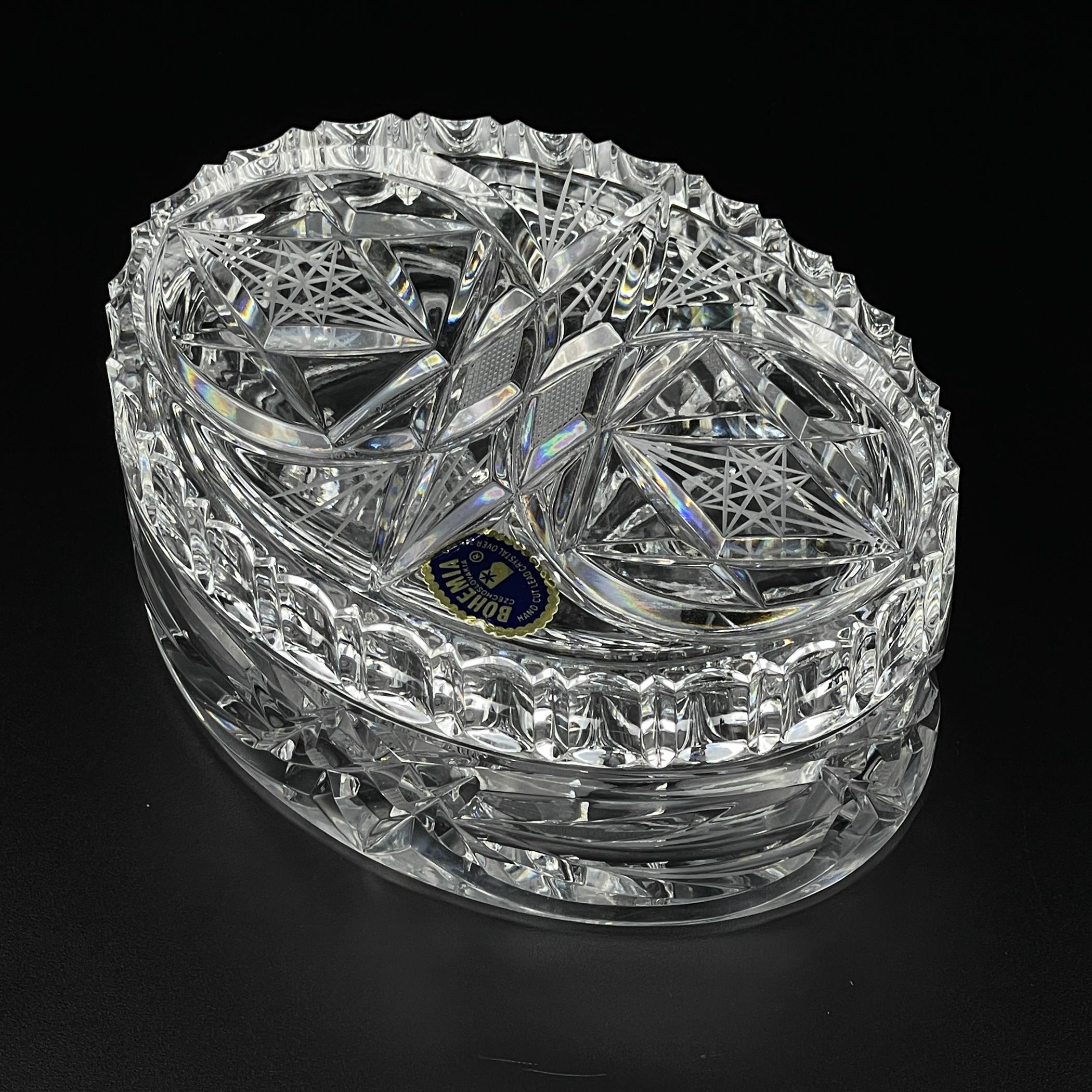 Cristallo Ciotola per caramelle in vetro di Bohemia Crystal, Cecoslovacchia, 1970 in vendita