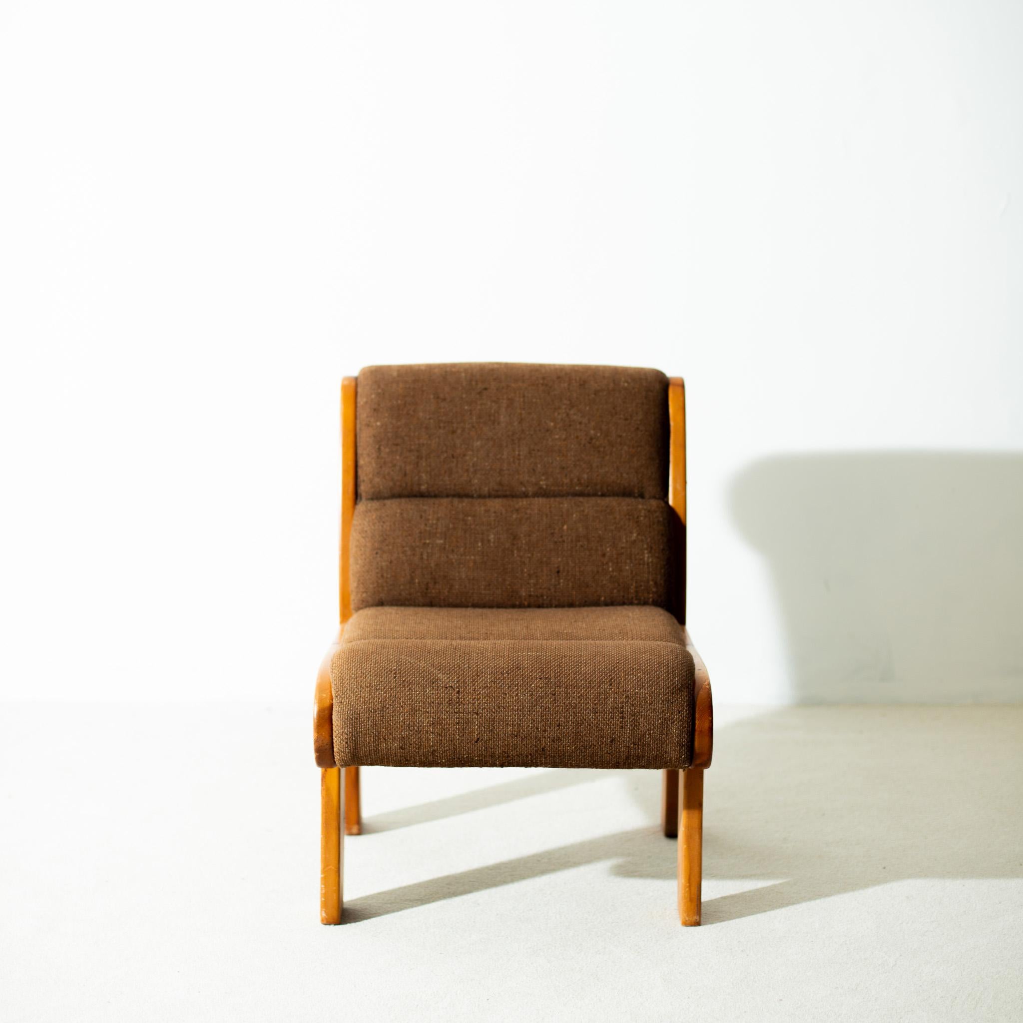 Vintage, Bohème-Sessel aus Kiefernholz aus der Schweiz (Böhmisch) im Angebot