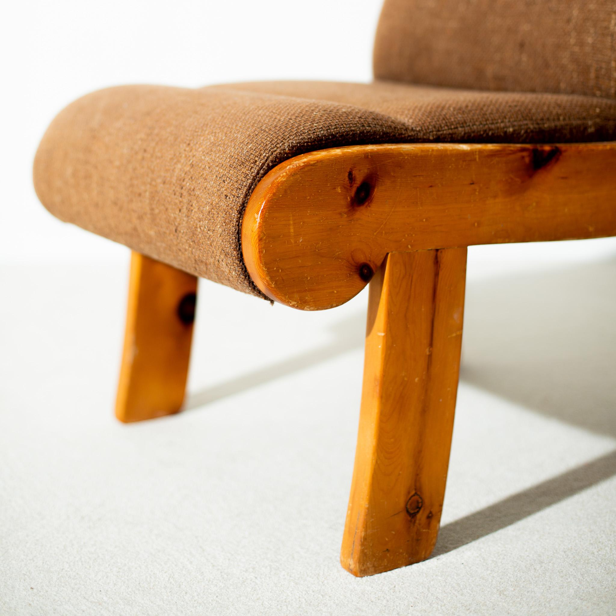 Vintage, Bohème-Sessel aus Kiefernholz aus der Schweiz (Textil) im Angebot