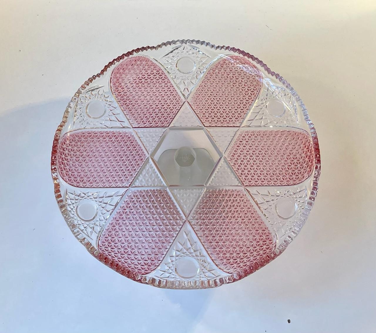 Tchèque Vintage Bohemian Pink Pedestal Cake Stand in Crystal, 1970 en vente