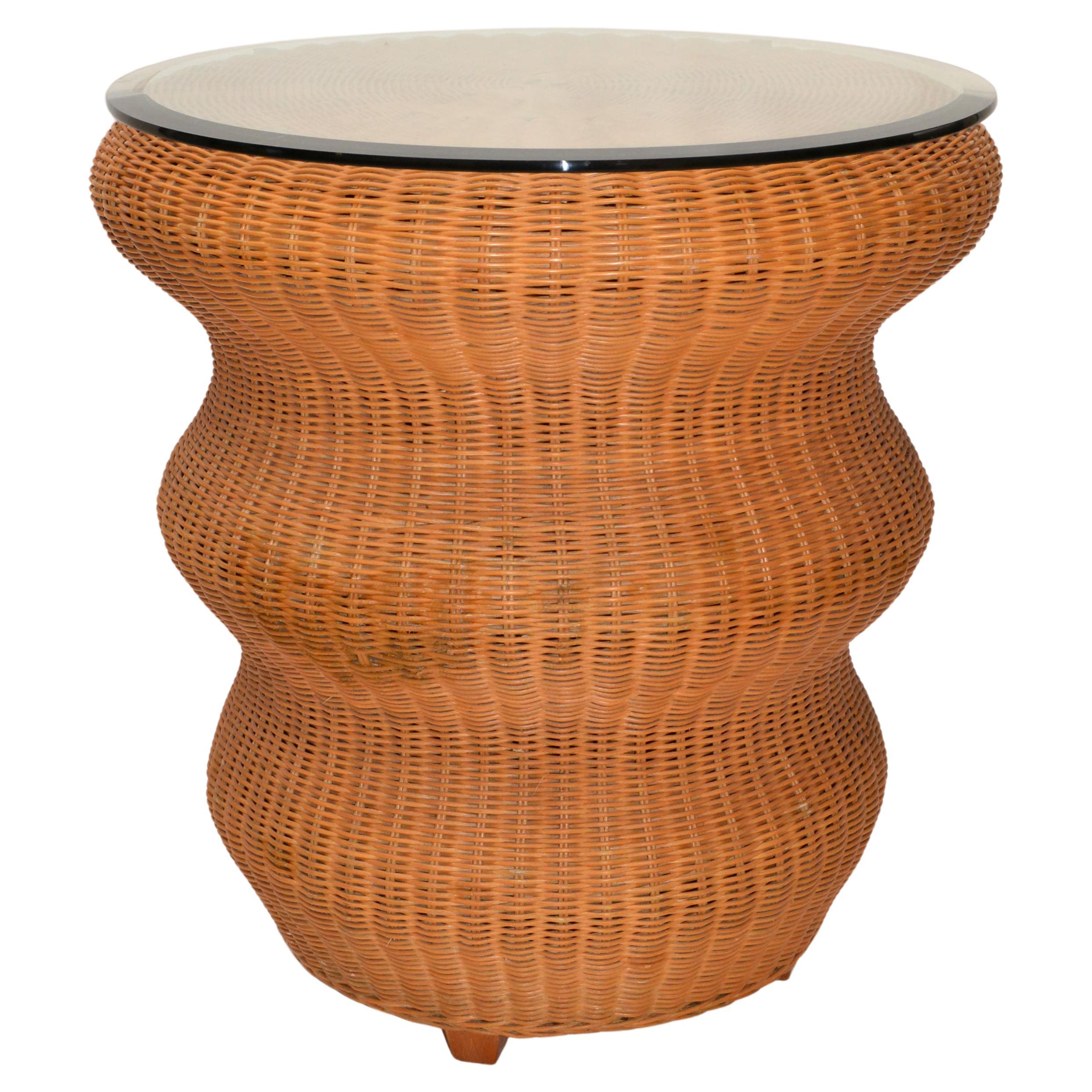 Böhmischer runder handgewebter Cocktailtisch aus Rattan und Glas in Pilzform in Pilzform, Vintage