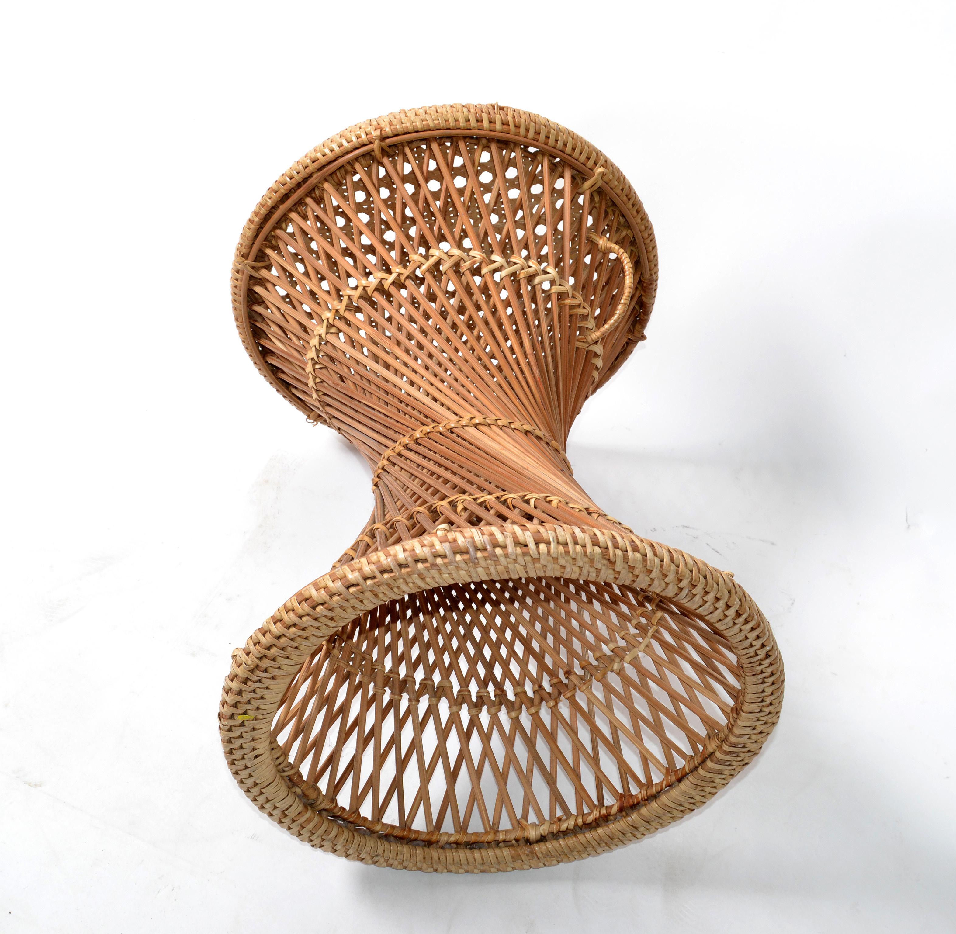 Vintage Bohemian Round Handwoven Rattan / Wicker Drum, Side, Drink Table Stool In Good Condition In Miami, FL