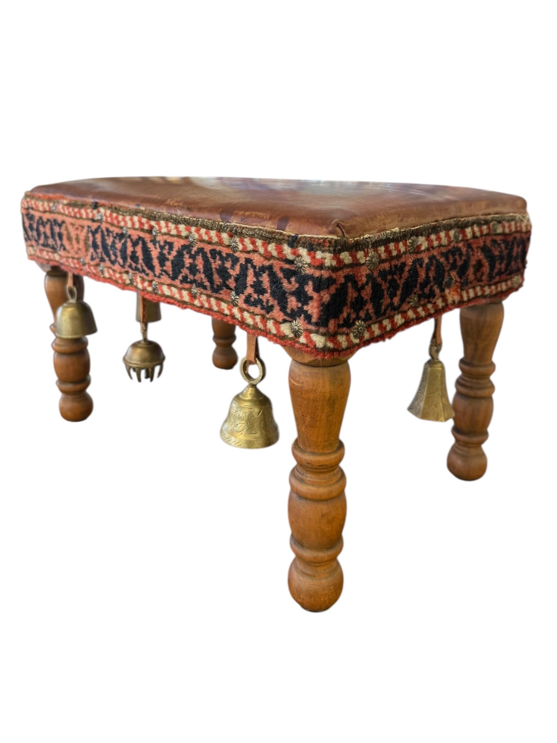 Fin du 20e siècle Vintage Bohemian Rustic Handcrafted Wooden Stool with Leather Seat & Brass Bells (tabouret en bois rustique avec siège en cuir et cloches en laiton) en vente