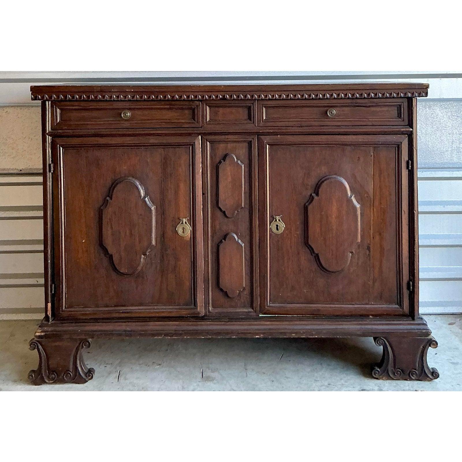 Americano Buffet in noce toscano vintage Boho del 18° secolo in vendita