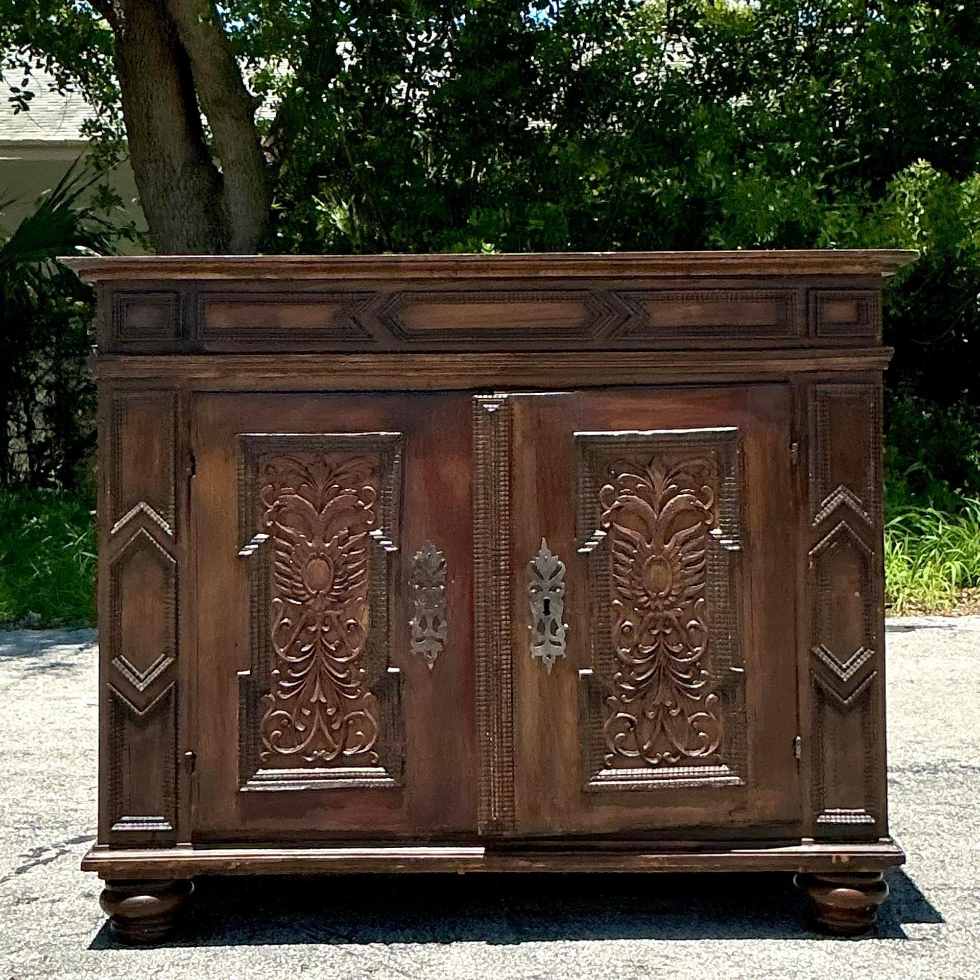 Armoire primitive vintage Boho 18ème siècle en vente 5