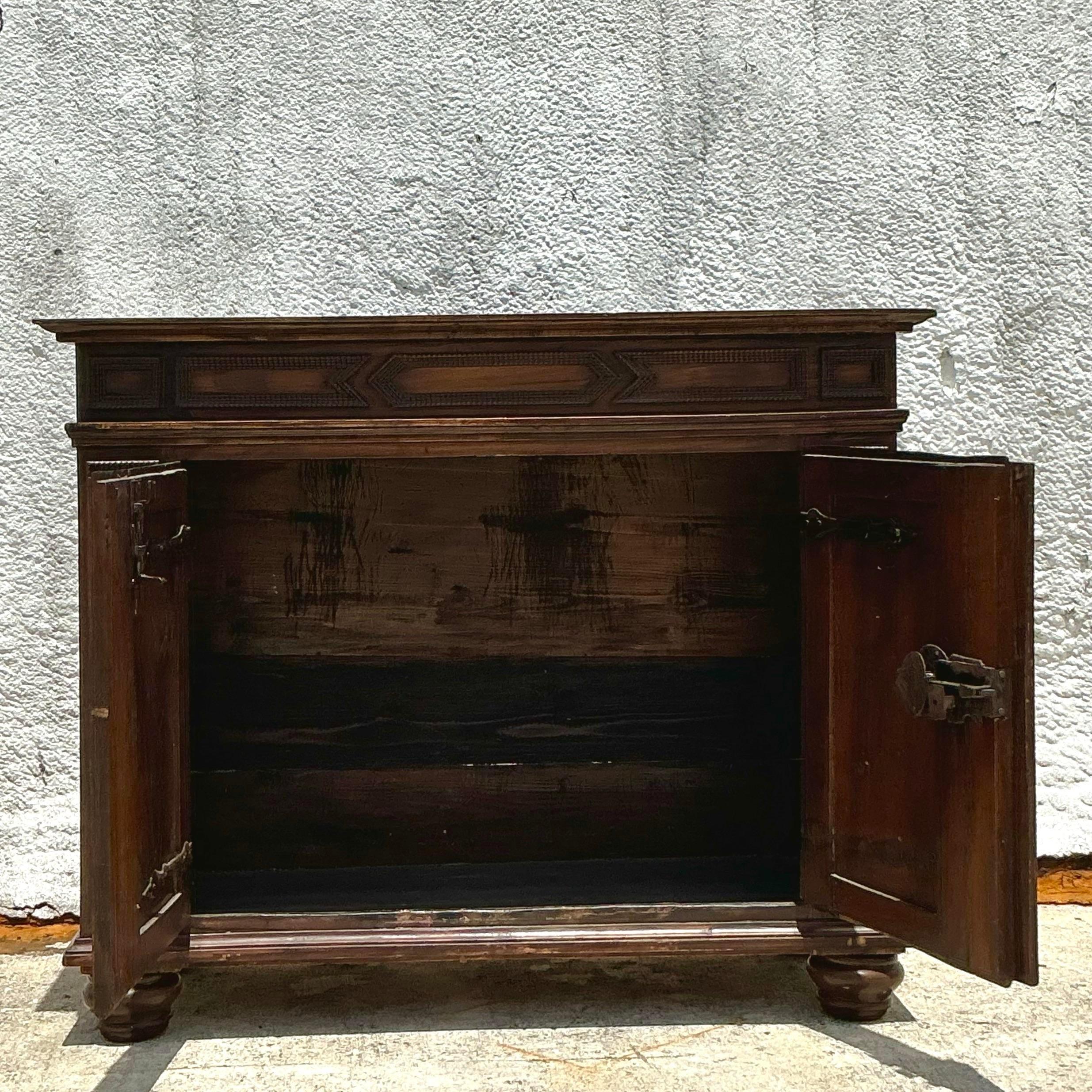 Bois Armoire primitive vintage Boho 18ème siècle en vente