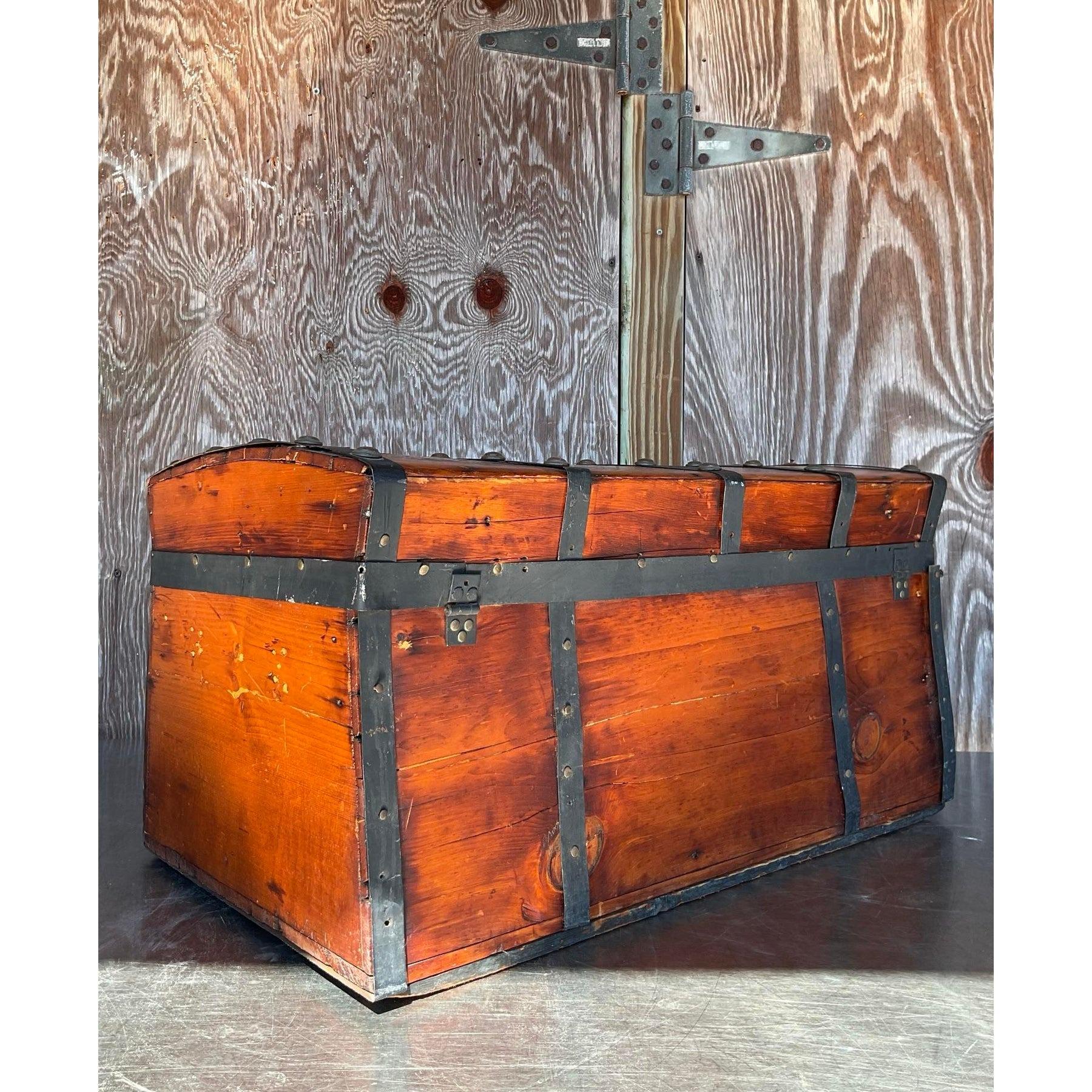 Américain Boho 19ème siècle Jenny Lind Steamer Box - 795 en vente