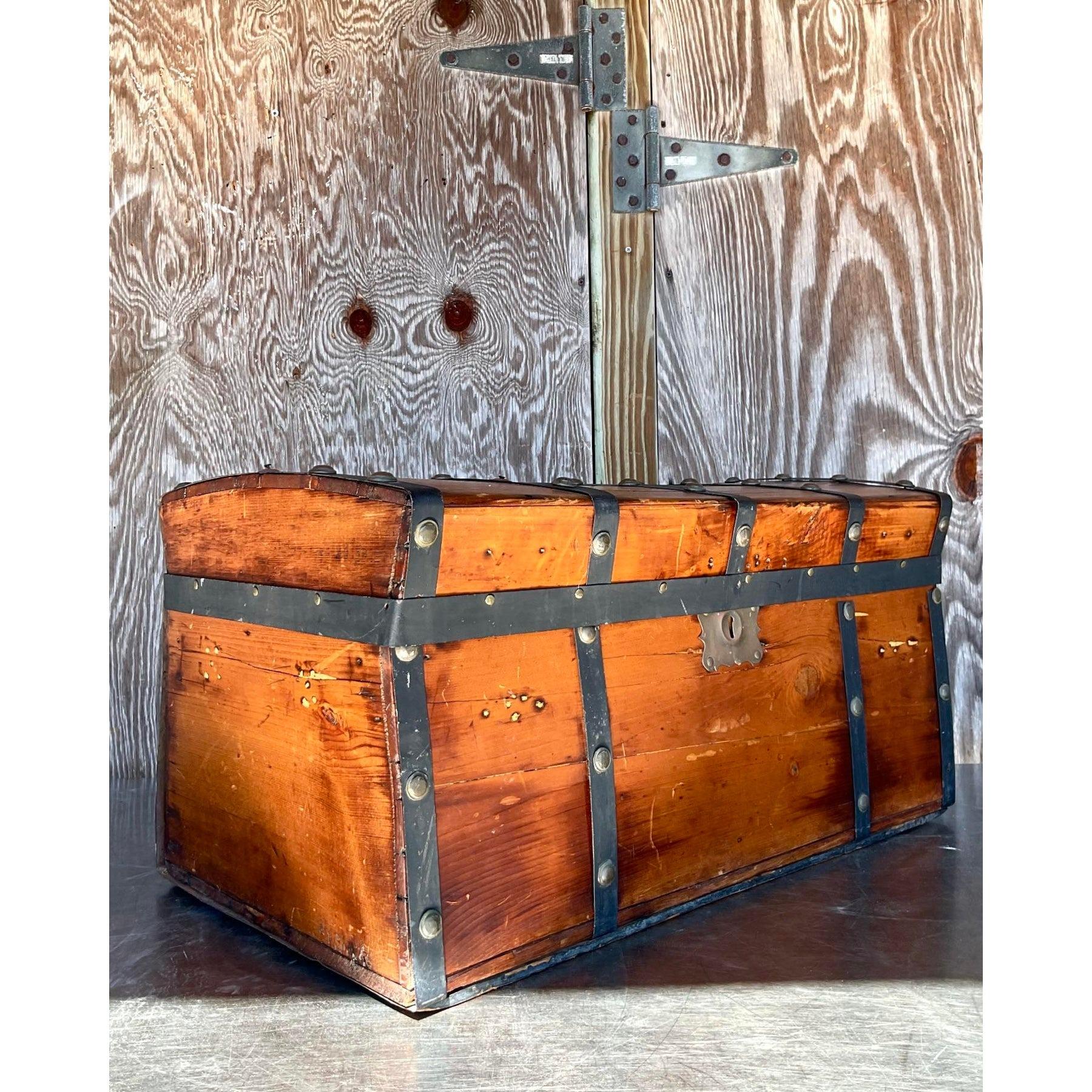 Boho 19ème siècle Jenny Lind Steamer Box - 795 Bon état - En vente à west palm beach, FL
