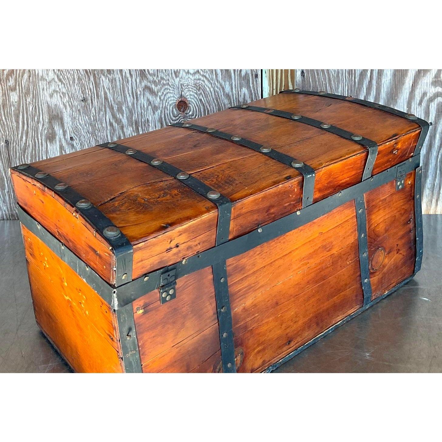 Métal Boho 19ème siècle Jenny Lind Steamer Box - 795 en vente