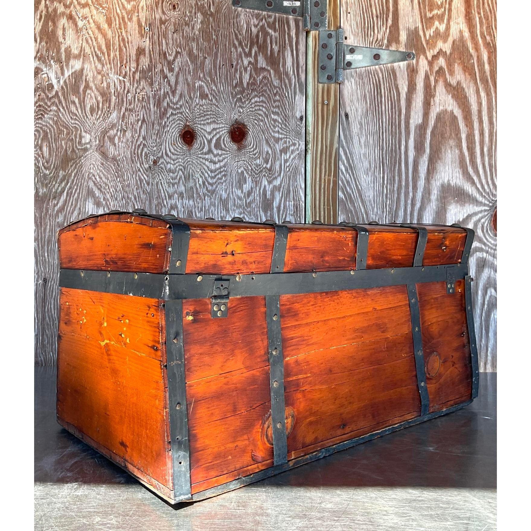 Boho 19ème siècle Jenny Lind Steamer Box - 795 en vente 1