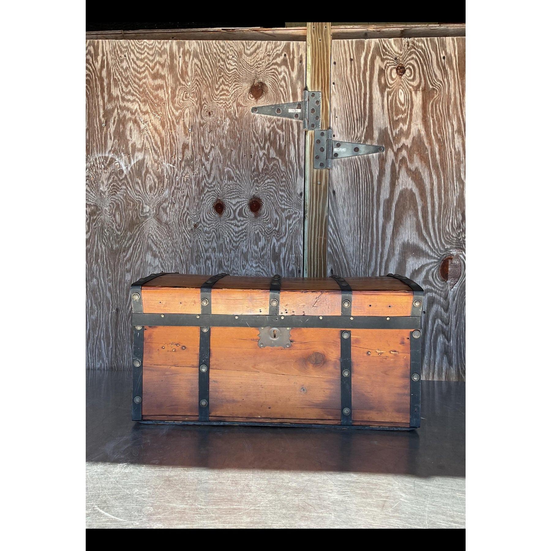 Boho 19ème siècle Jenny Lind Steamer Box - 795 en vente 2