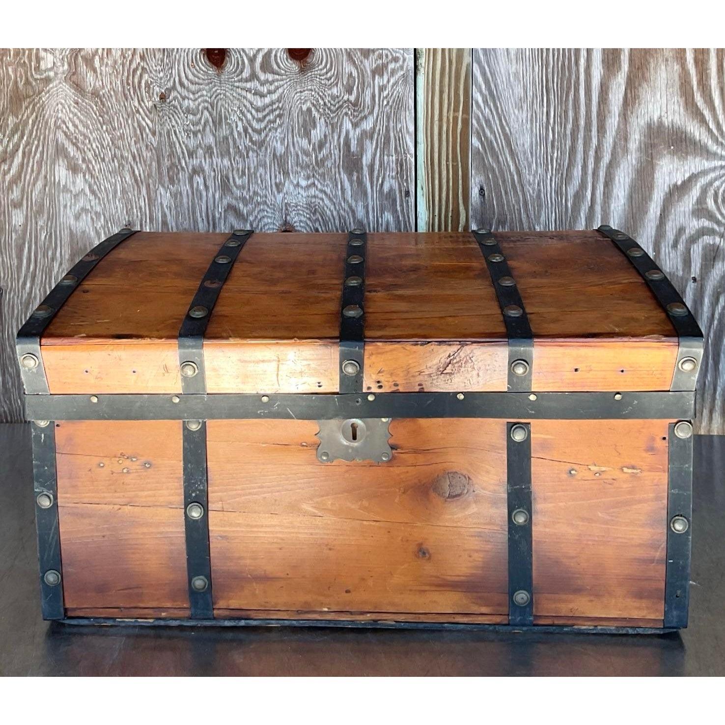 Boho 19ème siècle Jenny Lind Steamer Box - 795 en vente 3