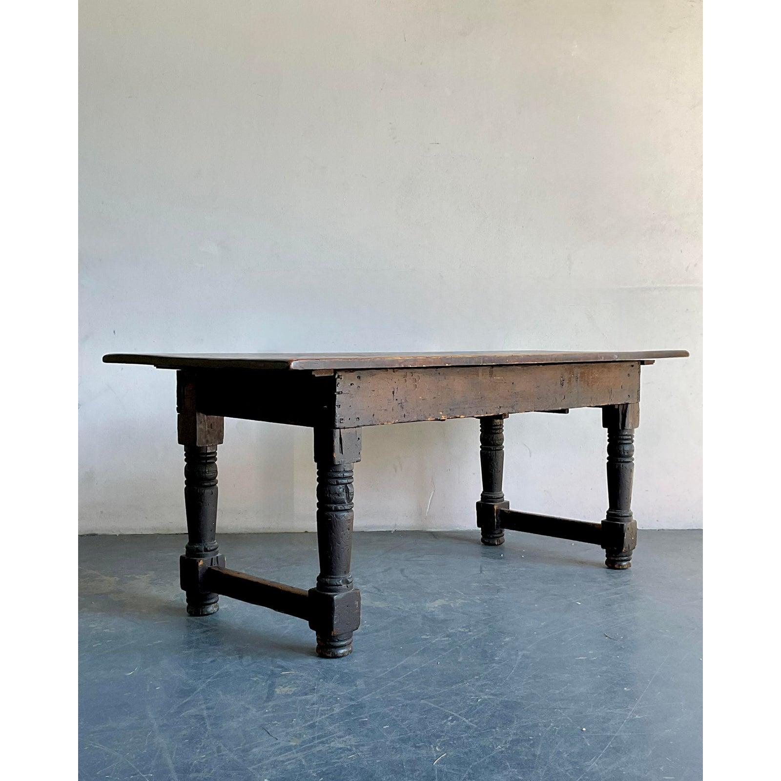 Americano Tavolo da biblioteca in legno tornito vintage Boho del XIX secolo in vendita