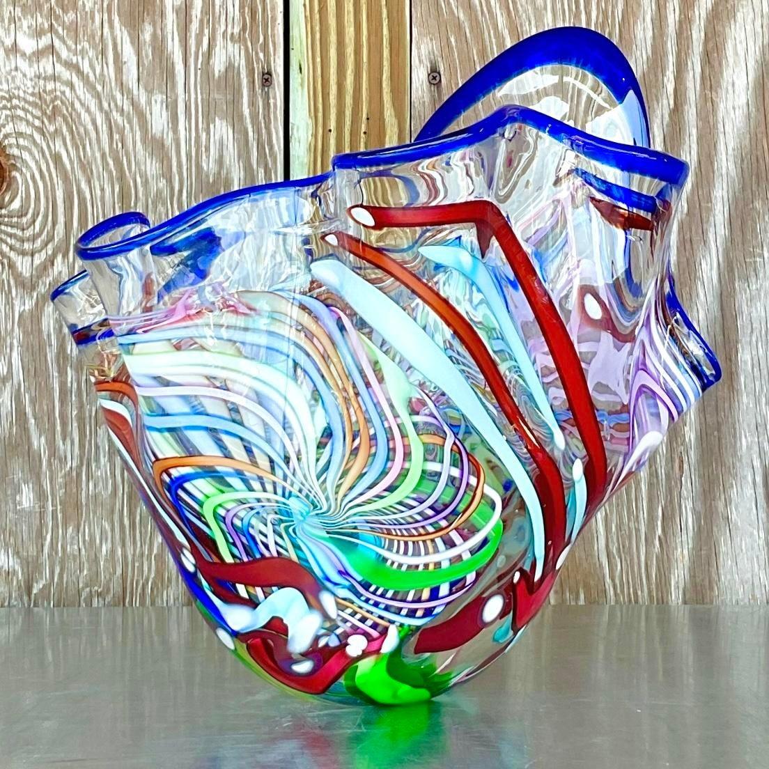 Cuenco ondulado de vidrio artístico Vintage Boho 2001 firmado en venta 1