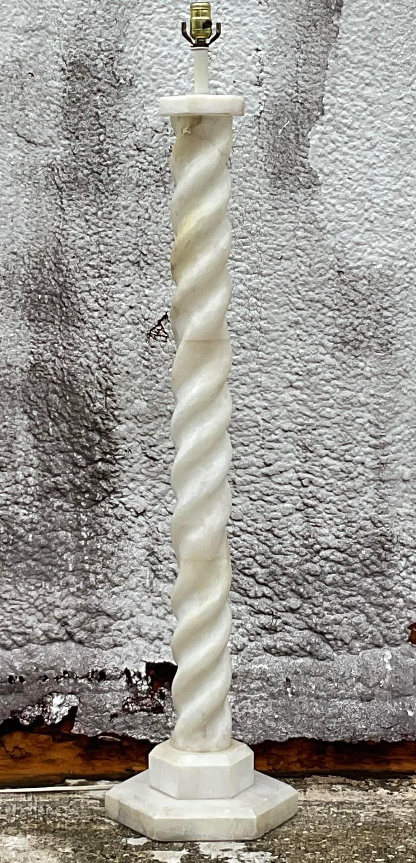 Lampadaire Boho Barley Twist vintage en albâtre Bon état - En vente à west palm beach, FL