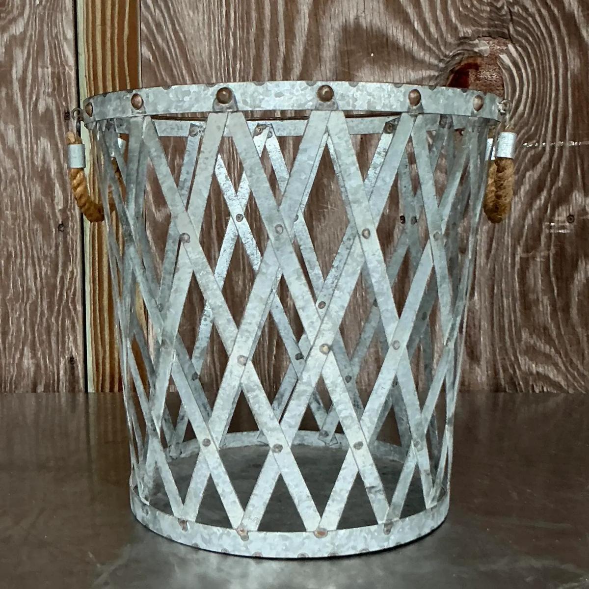Vintage Boho Aluminium Spalier Papierkorb (Böhmisch) im Angebot