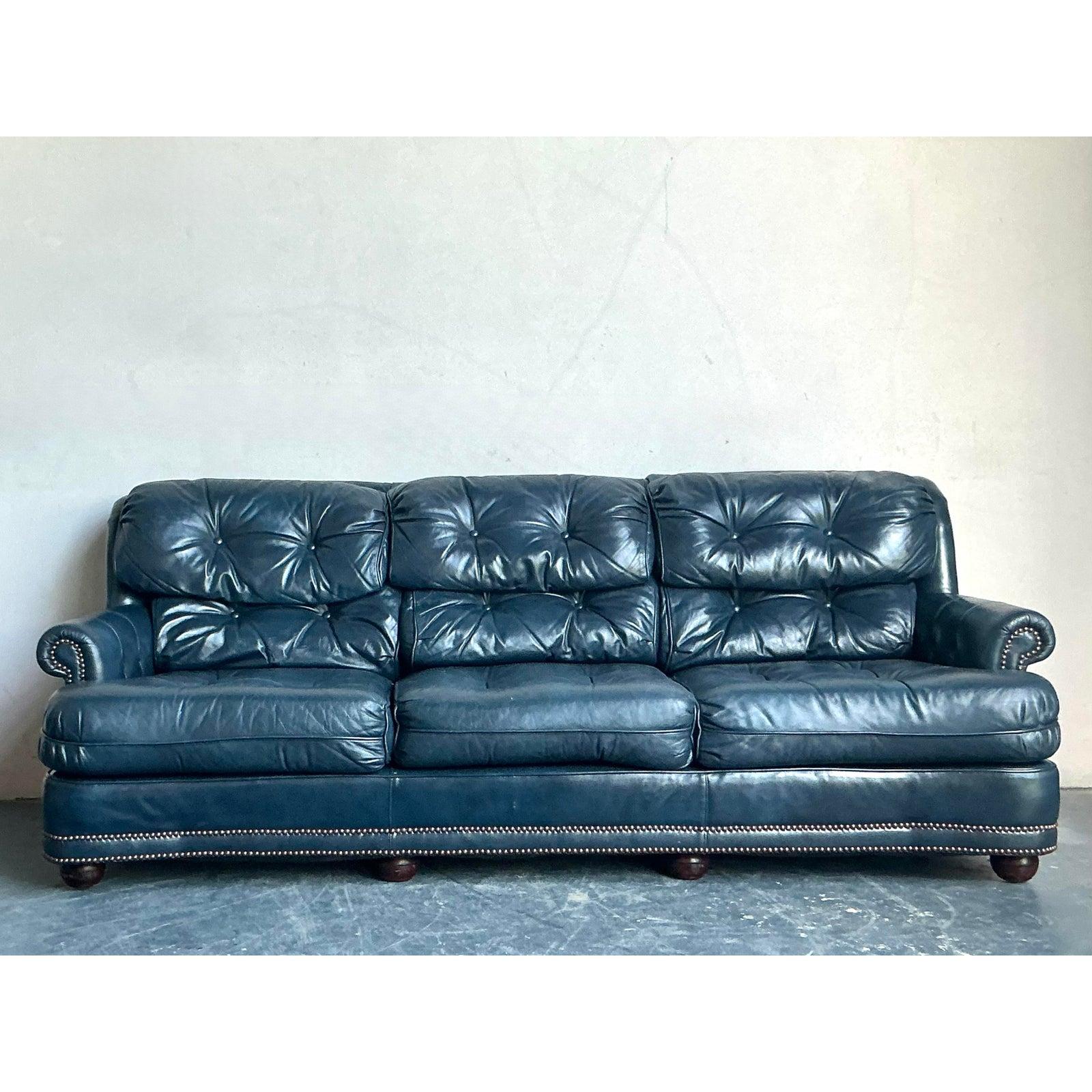 Vintage Boho American Leather Tufted Chesterfield Sofa In Good Condition For Sale In West Palm Beach, FL