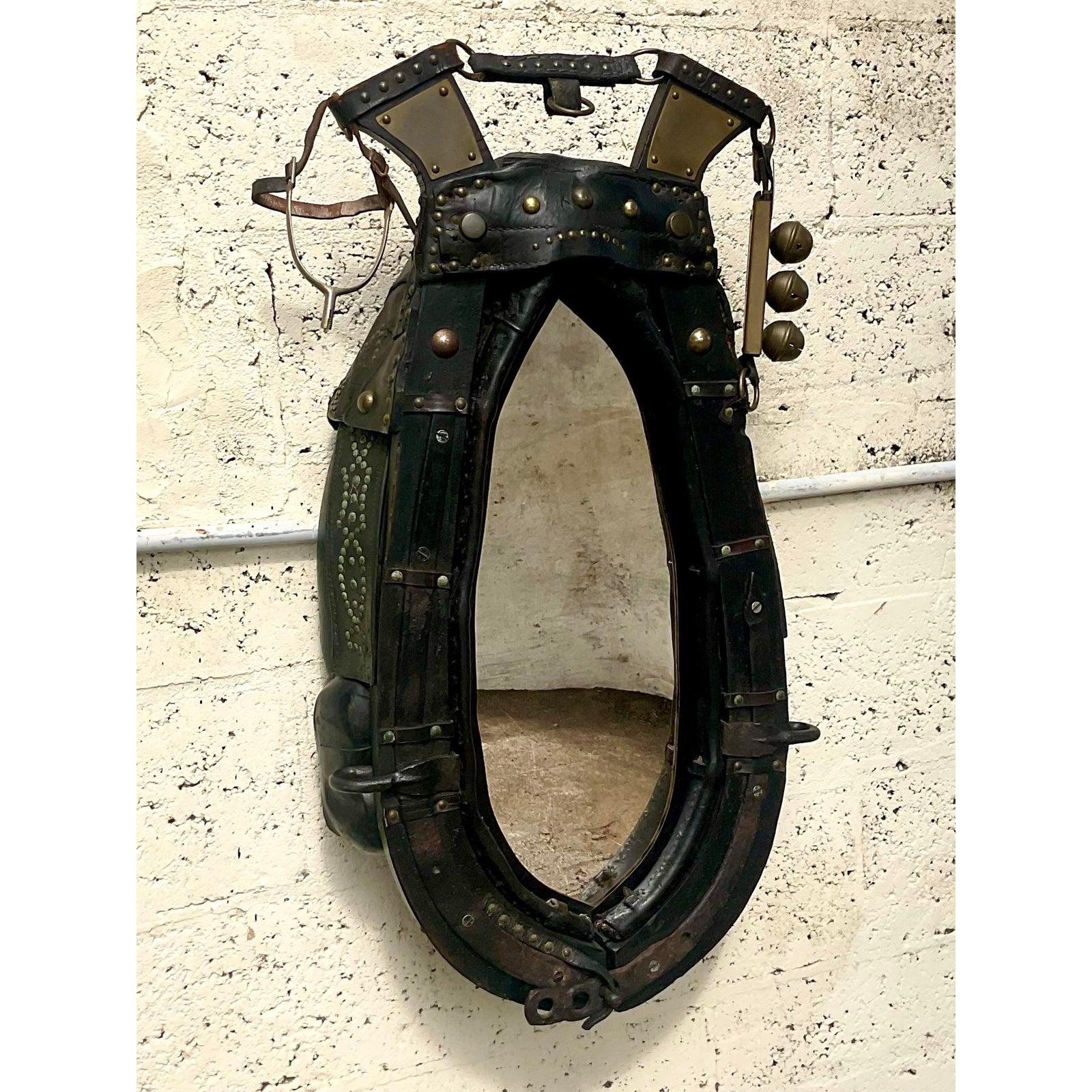 Miroir harnais antique bohème vintage avec cheval Bon état - En vente à west palm beach, FL