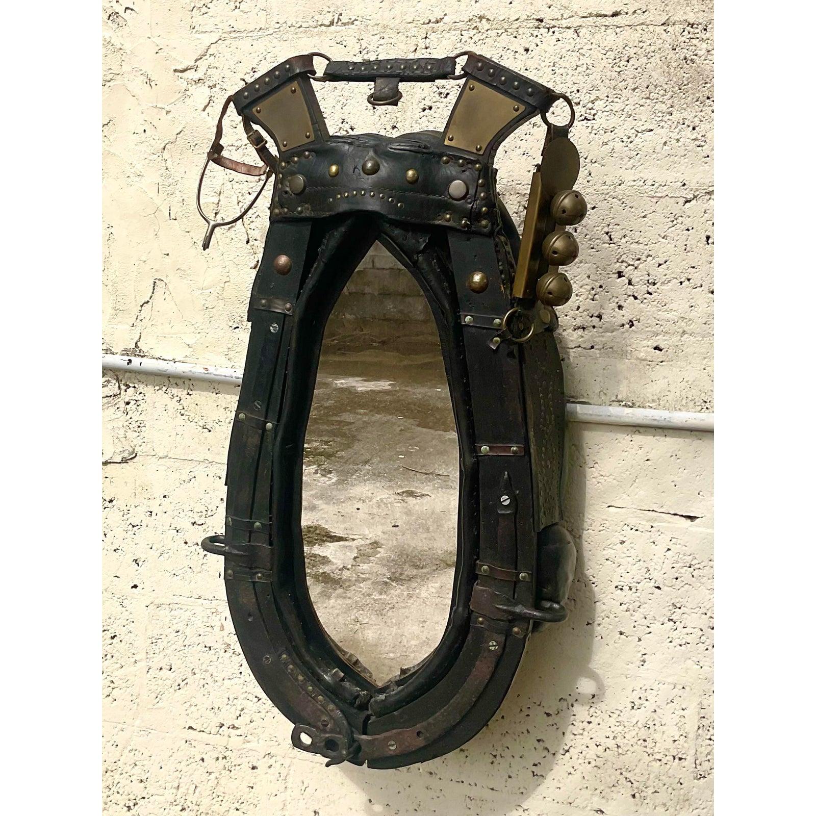 20ième siècle Miroir harnais antique bohème vintage avec cheval en vente