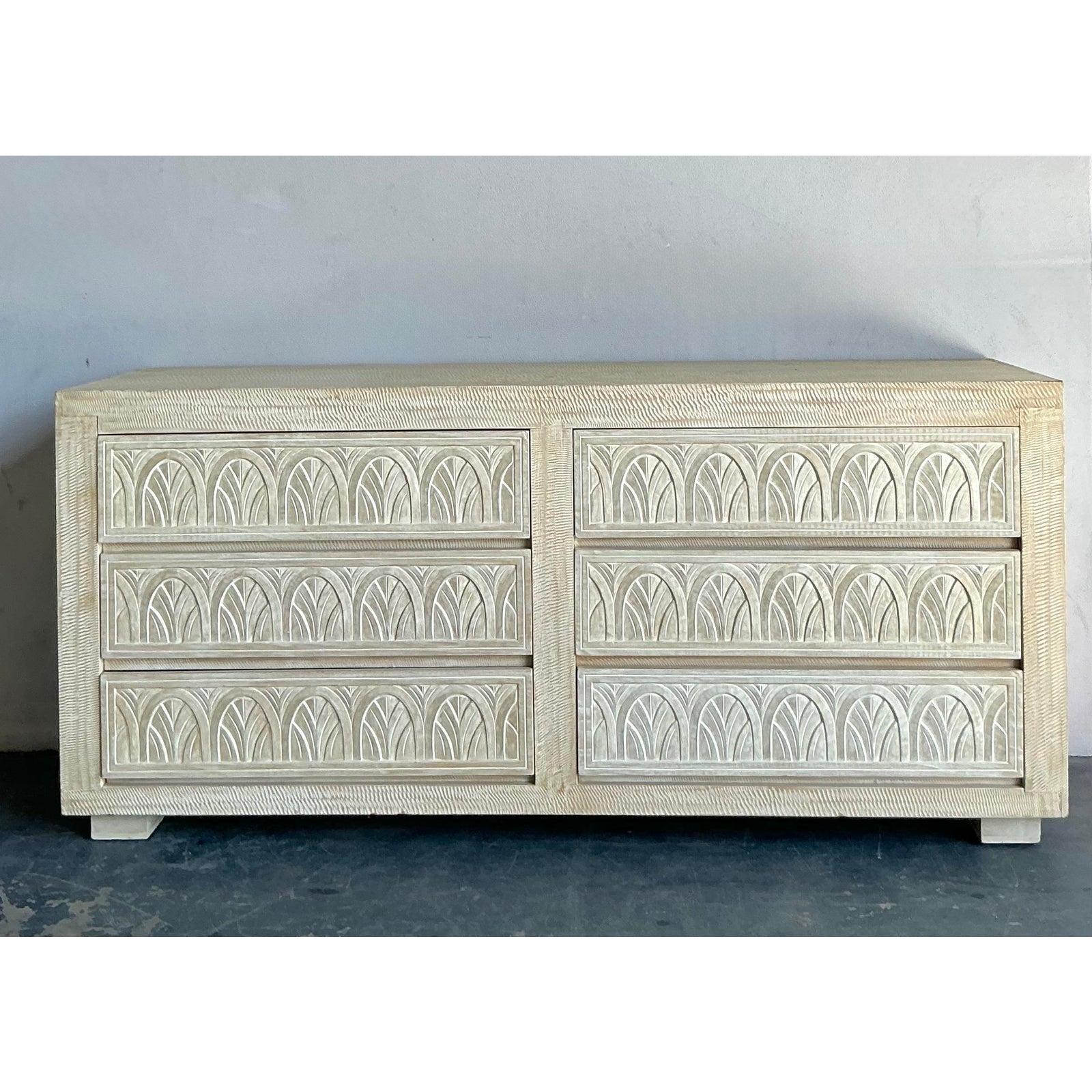 Vintage Boho gewölbt Wood Kommode (21. Jahrhundert und zeitgenössisch) im Angebot