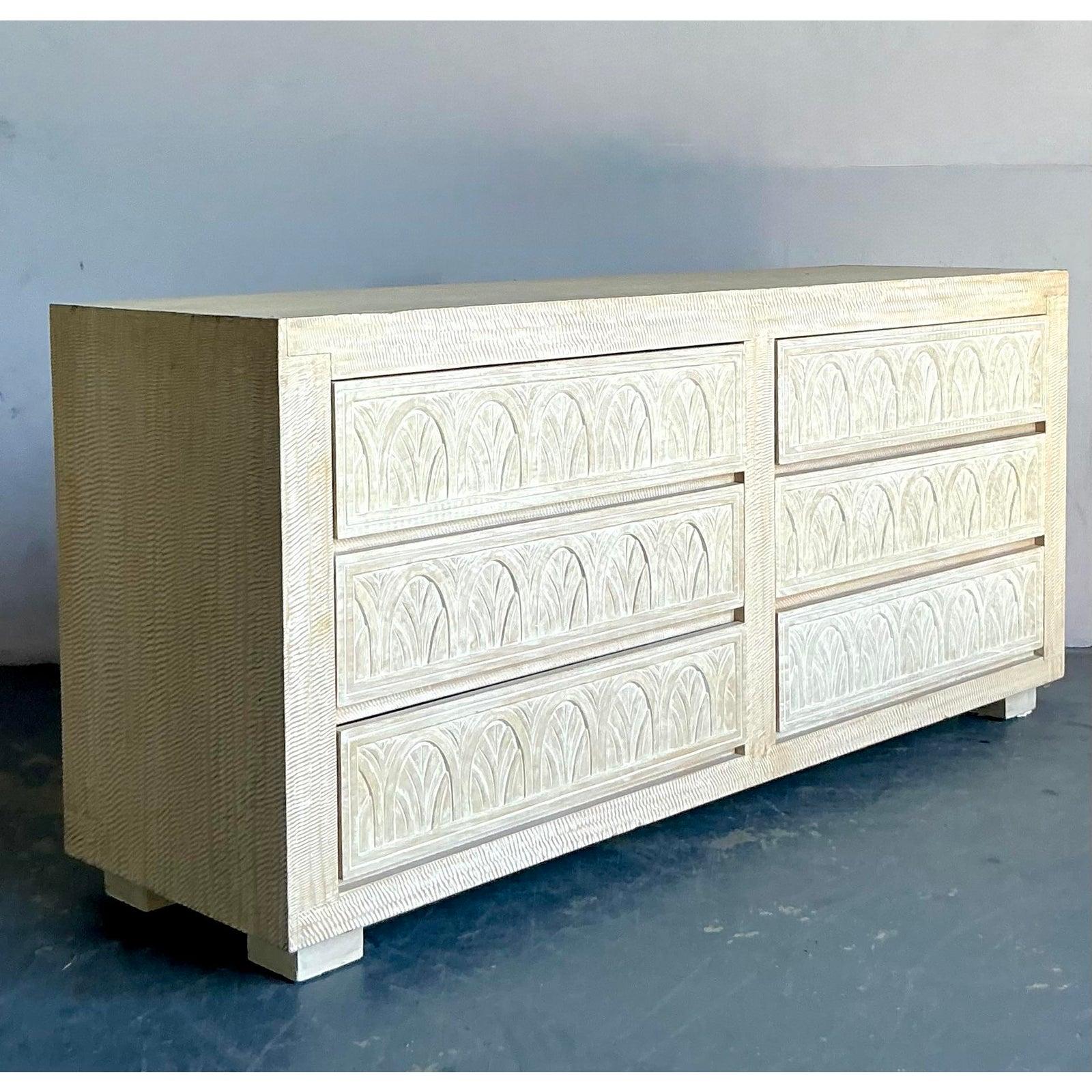 Vintage Boho gewölbt Wood Kommode (Metall) im Angebot