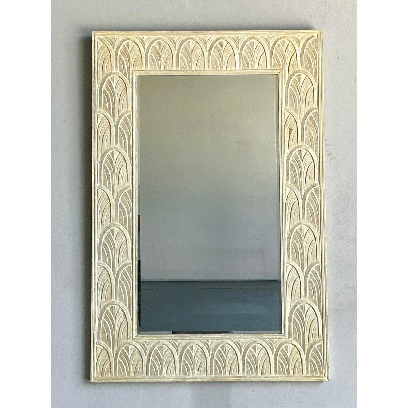 Espejo de madera arqueado vintage boho Estadounidense en venta