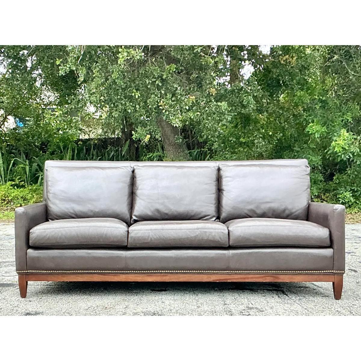 Vintage Boho Arhaus Camden Kollektion Leder-Sofa (Rustikal) im Angebot
