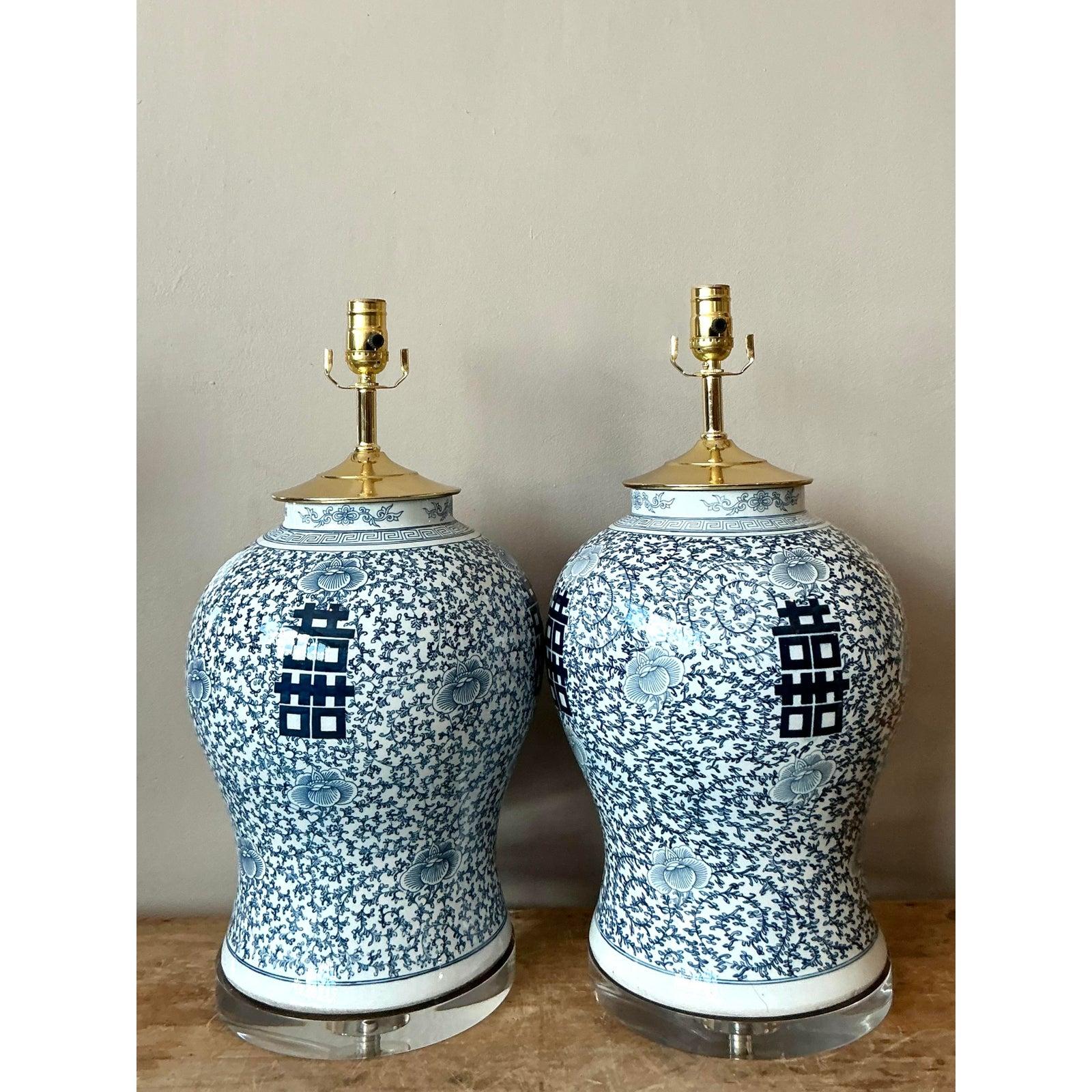 20ième siècle Lampe Vintage Boho Asiatique Lucky Character en Céramique émaillée - Une Paire en vente