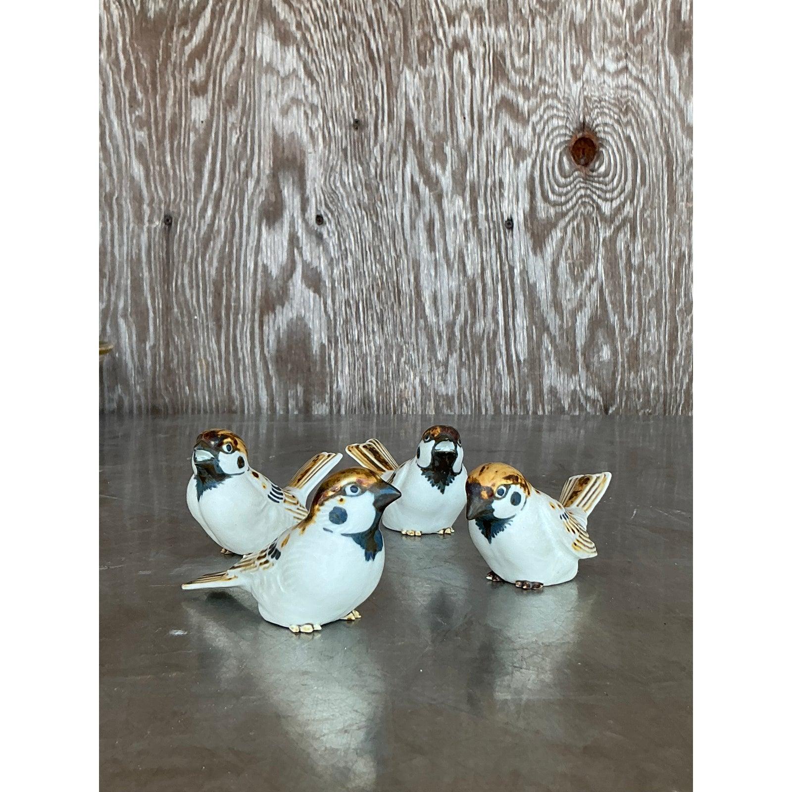Cinese Uccelli in ceramica vintage boho asiatici smaltati opachi - Set di 4 in vendita