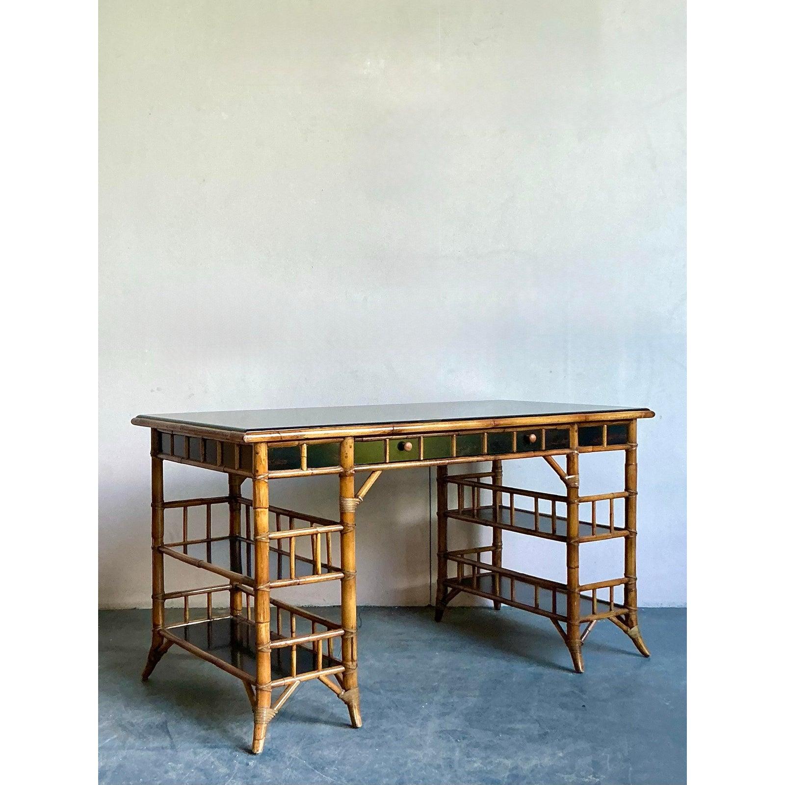 Scrivania e sedia in bambù vintage Boho Baker Milling Road in vendita 6
