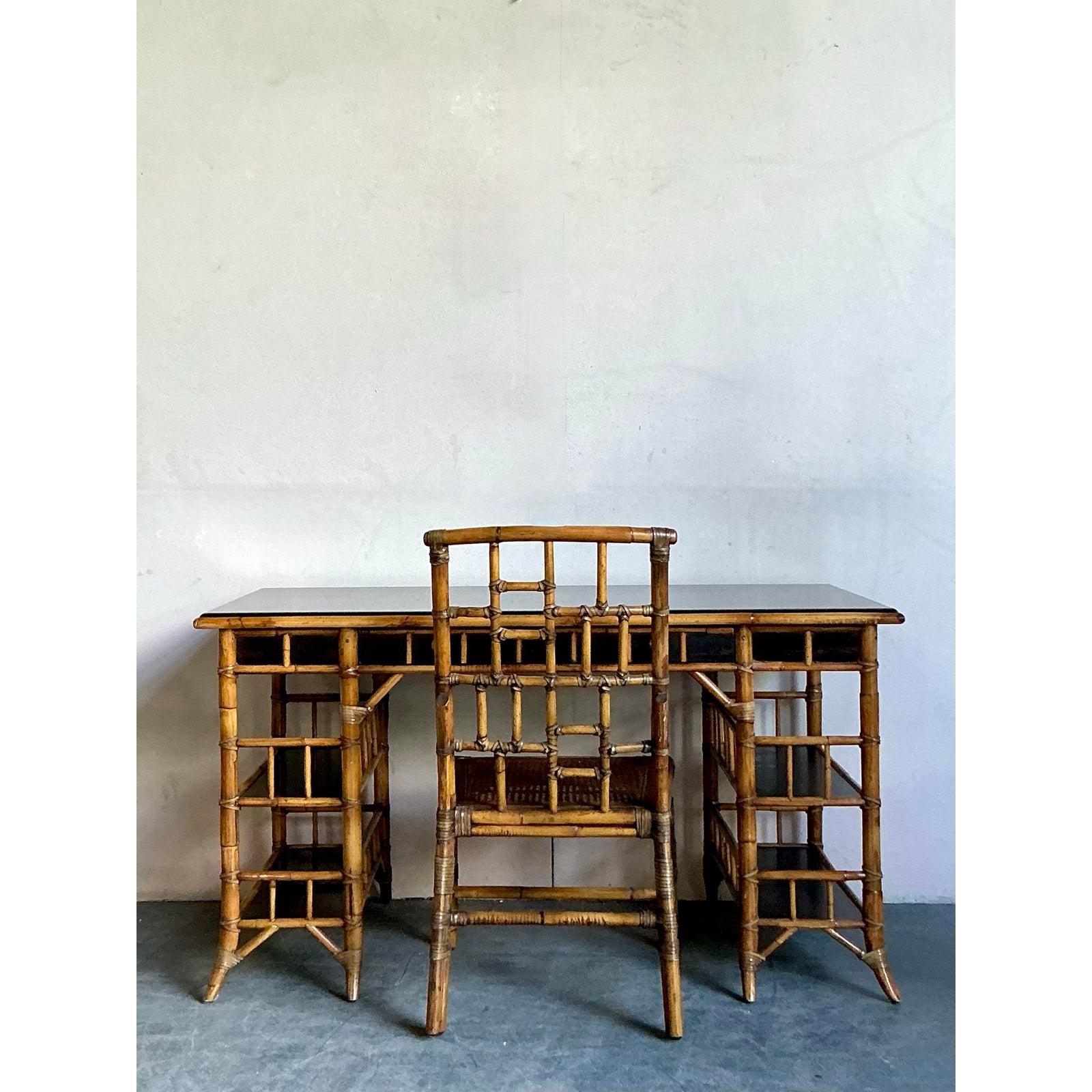 XX secolo Scrivania e sedia in bambù vintage Boho Baker Milling Road in vendita