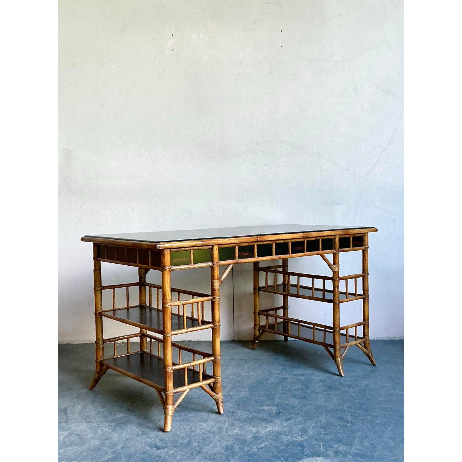 Bambù Scrivania e sedia in bambù vintage Boho Baker Milling Road in vendita