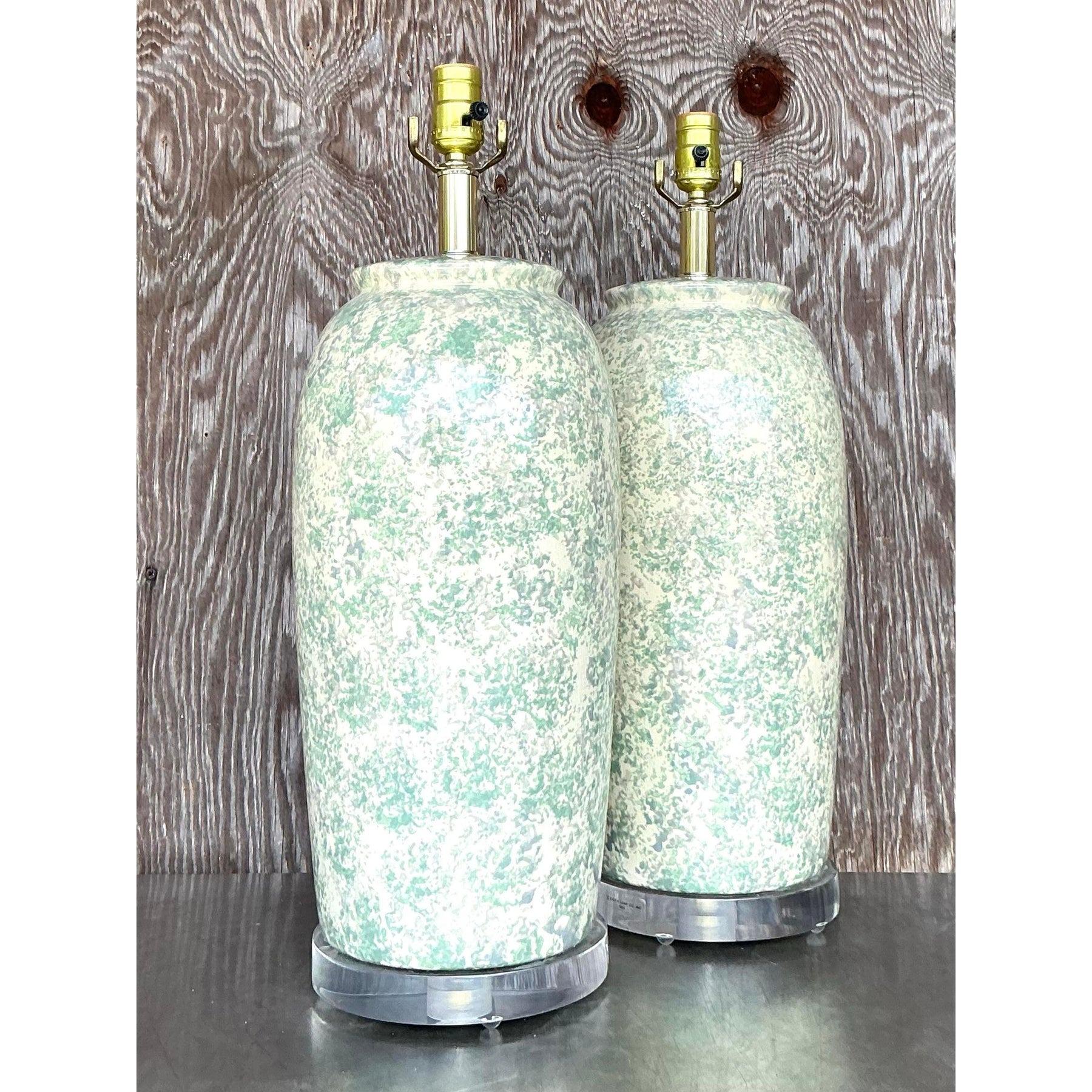 Vintage-Lampen aus glasierter Keramik von Boho Bauer, Paar im Zustand „Gut“ im Angebot in west palm beach, FL