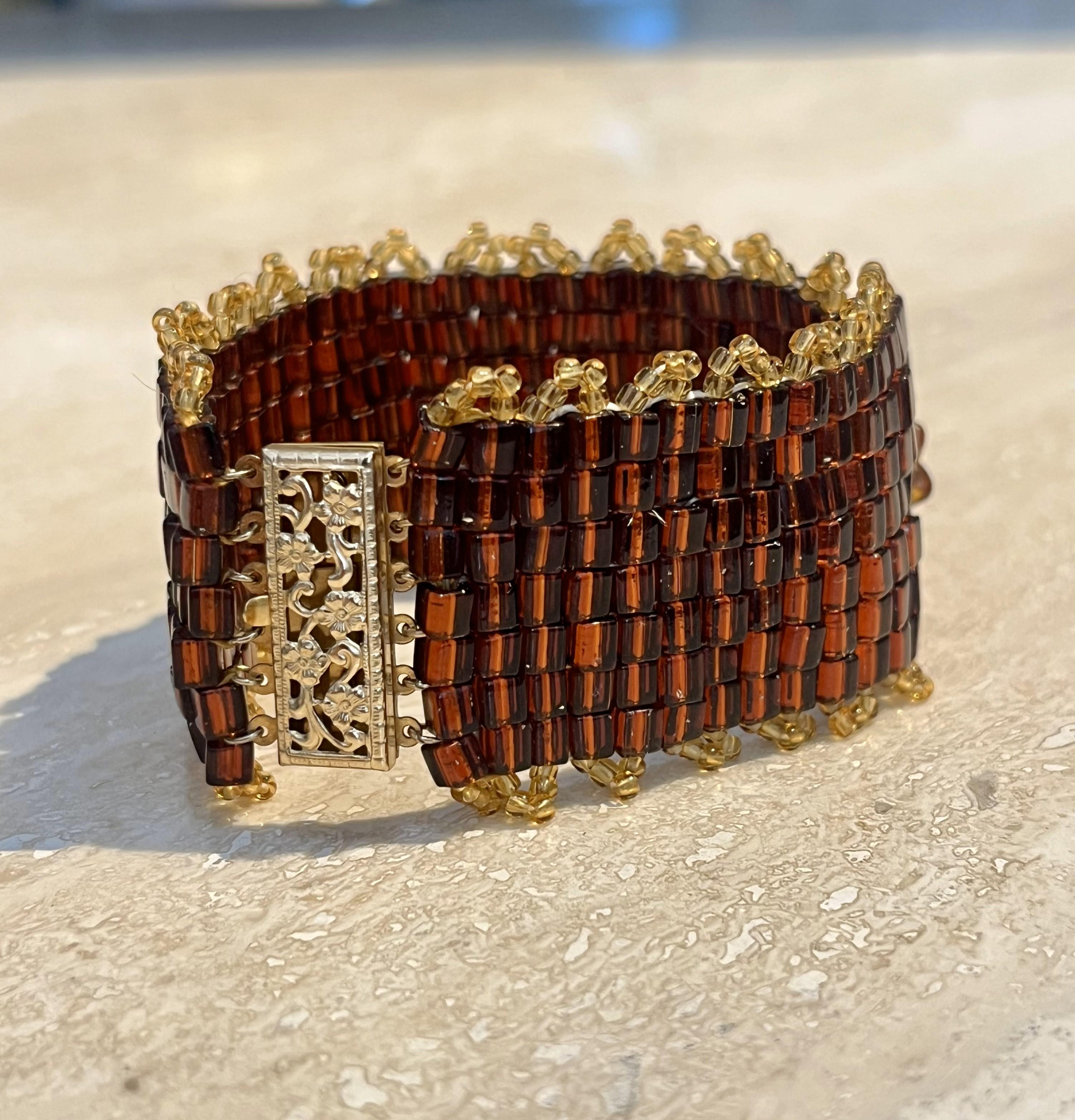 Vintage Boho Beaded Floral Bracelet In Good Condition For Sale In Lake Worth Beach, FL