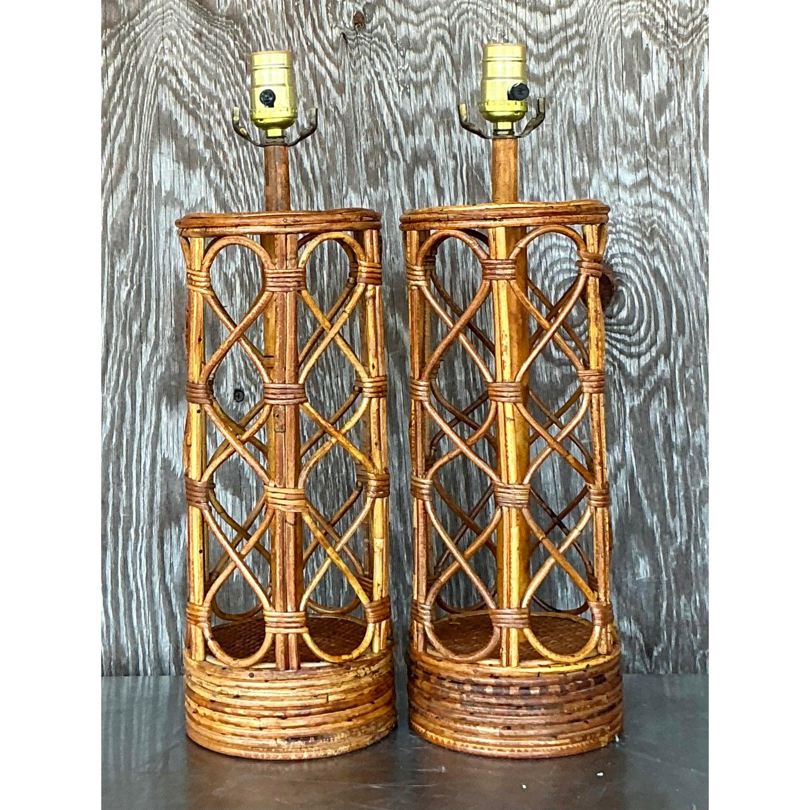 Lámparas de mesa vintage boho de bambú curvado - Pareja en Bueno estado para la venta en West Palm Beach, FL