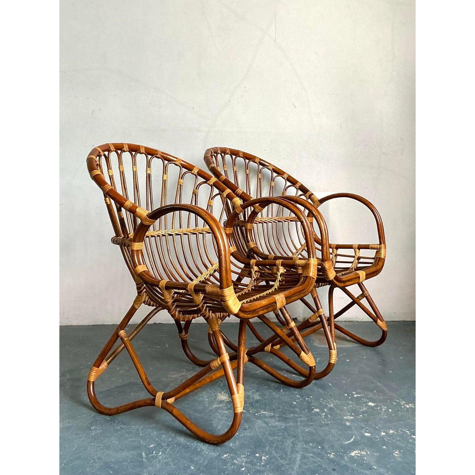 Pareja de tumbonas de ratán curvadas de estilo boho vintage en Bueno estado para la venta en West Palm Beach, FL