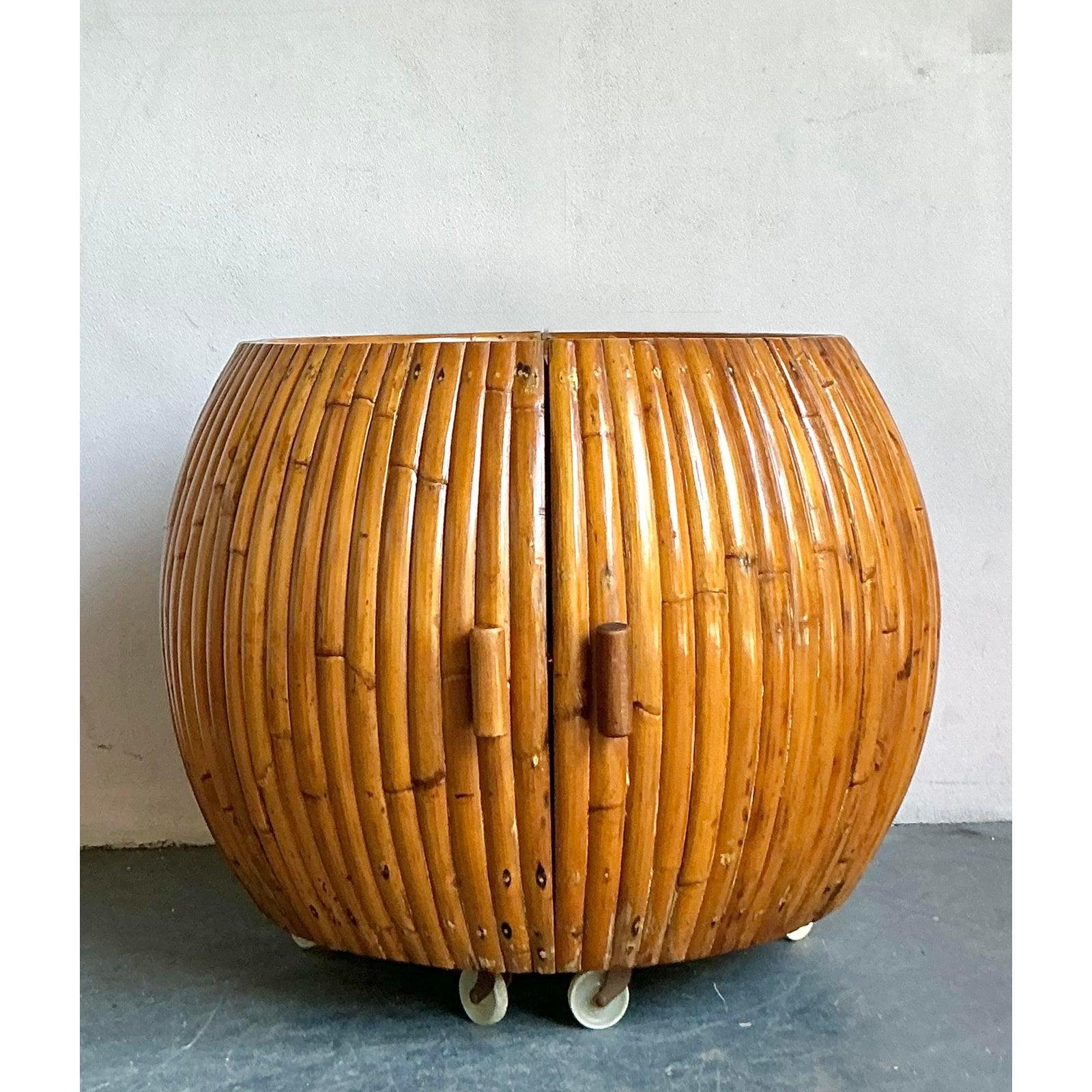 Barra Seca Rodante Vintage Boho Bent Rattan Estadounidense en venta